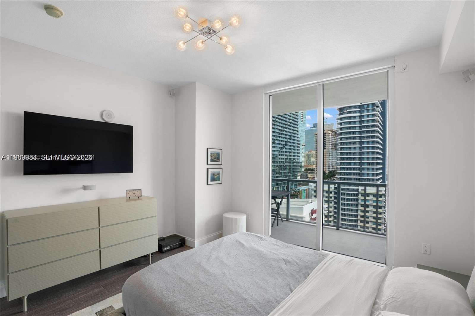 79 SW 12th St #2204-S, Miami FL 33130