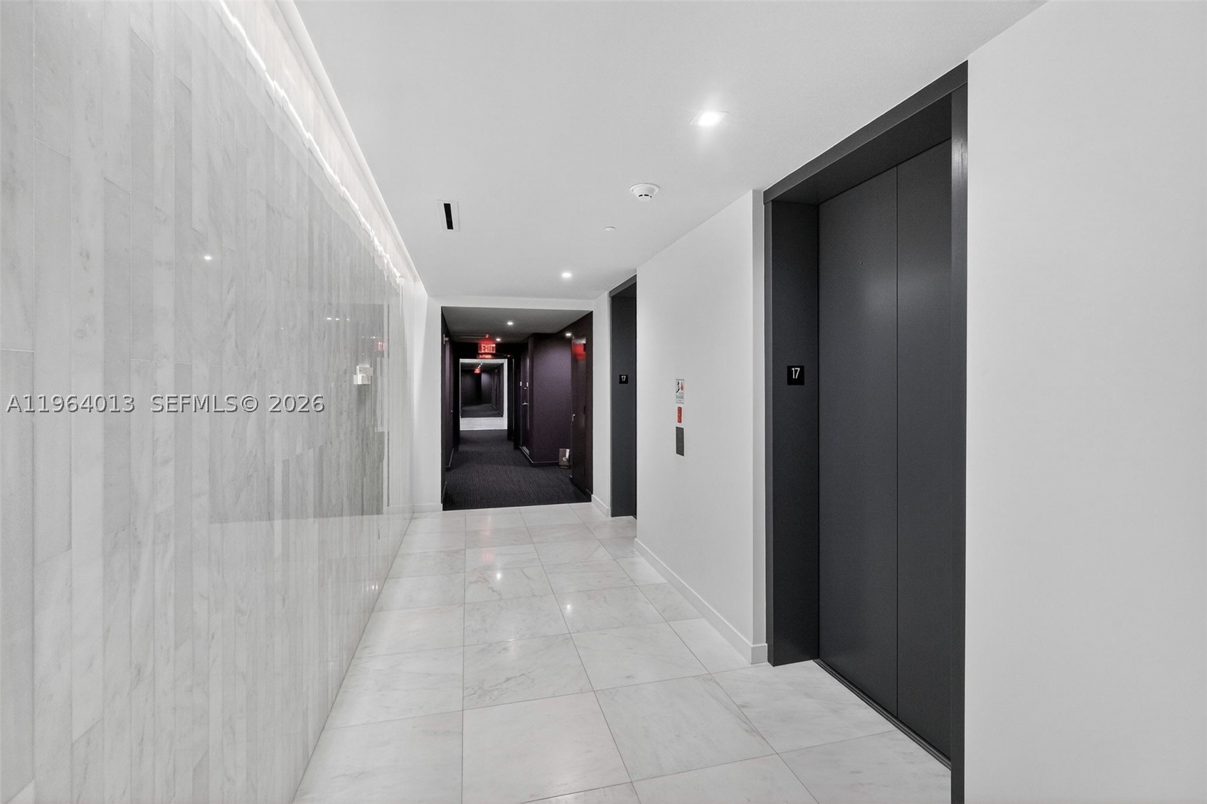 68 SE 6th St #1702, Miami FL 33131