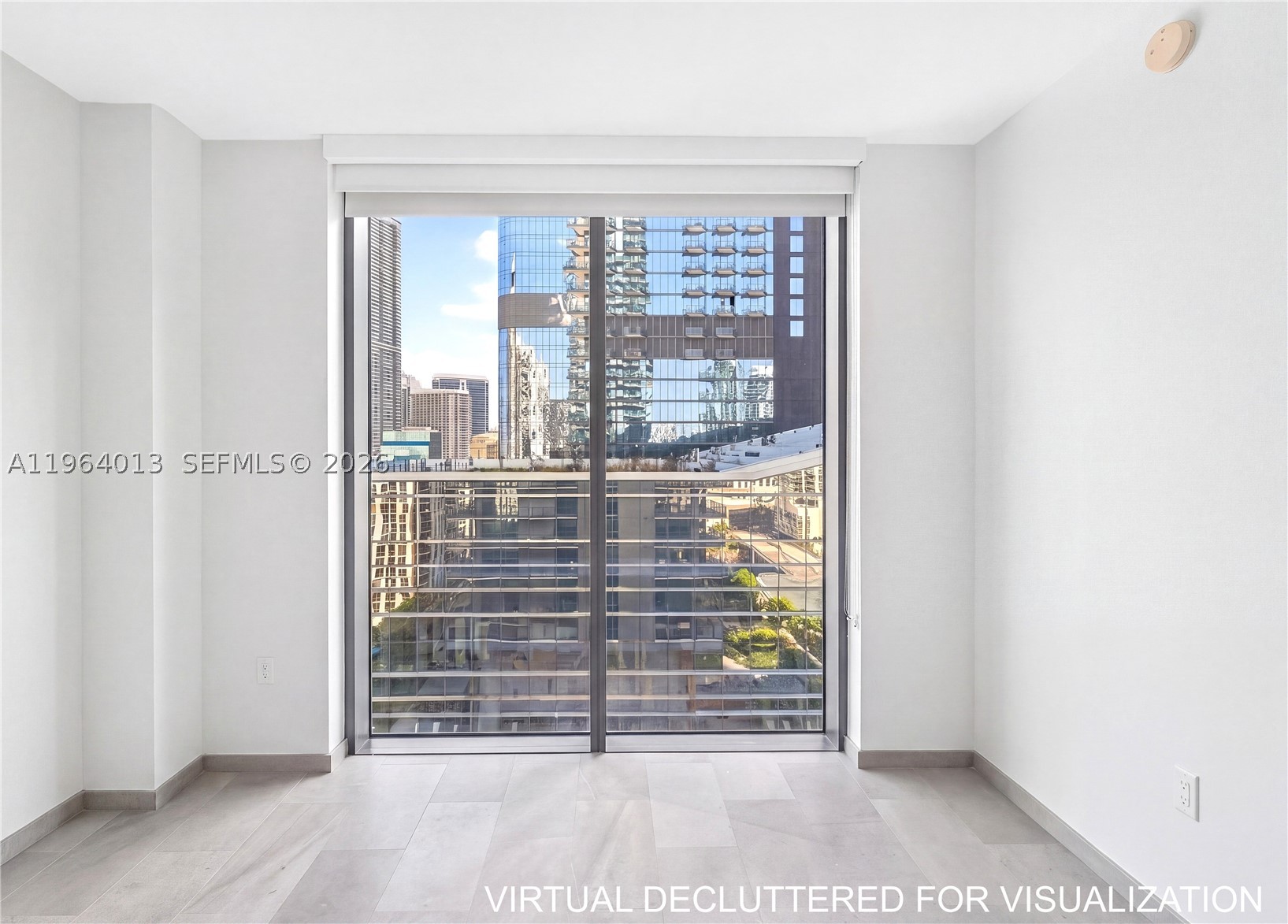 68 SE 6th St #1702, Miami FL 33131