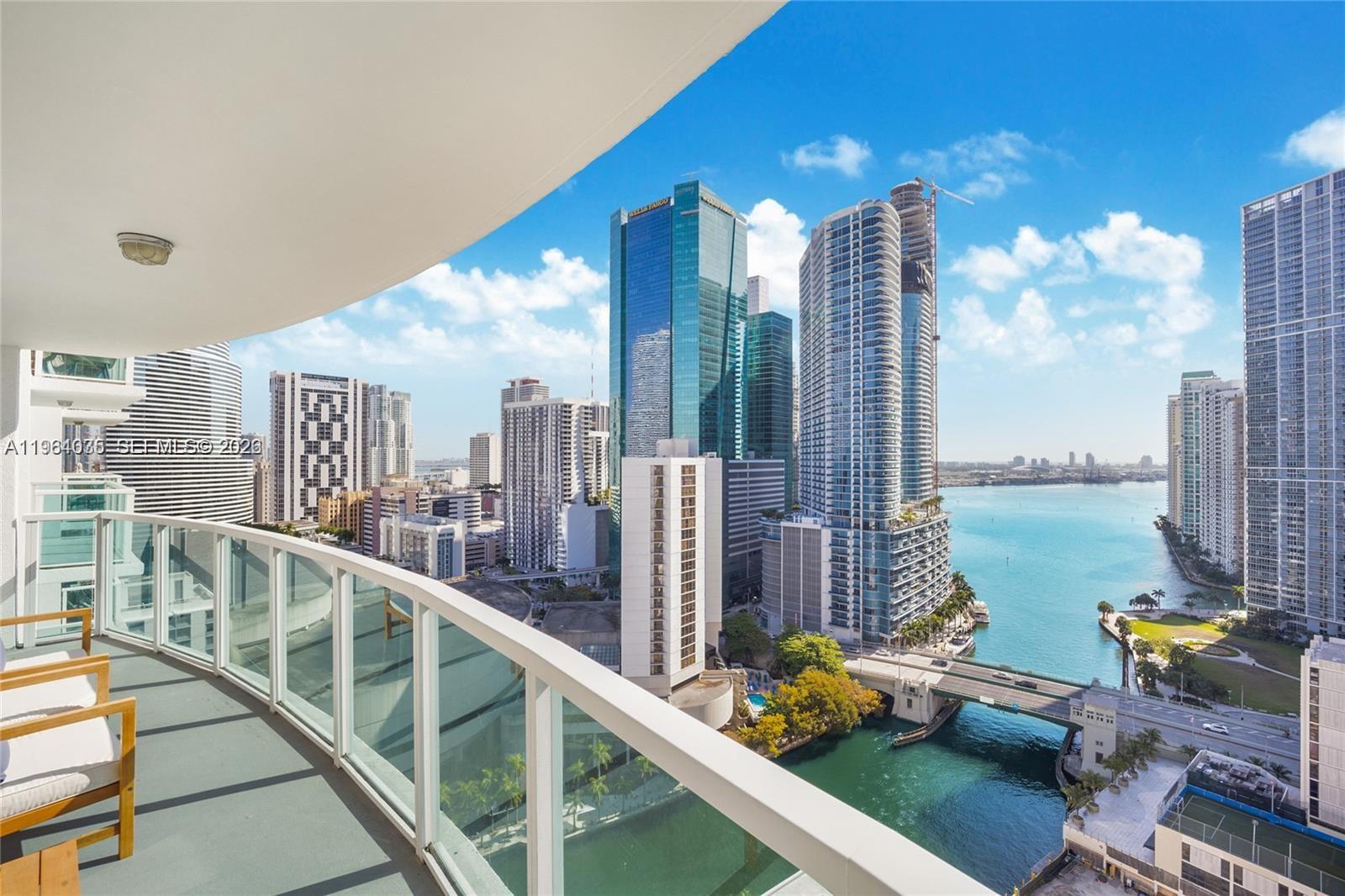 31 SE 5th St #2706, Miami FL 33131