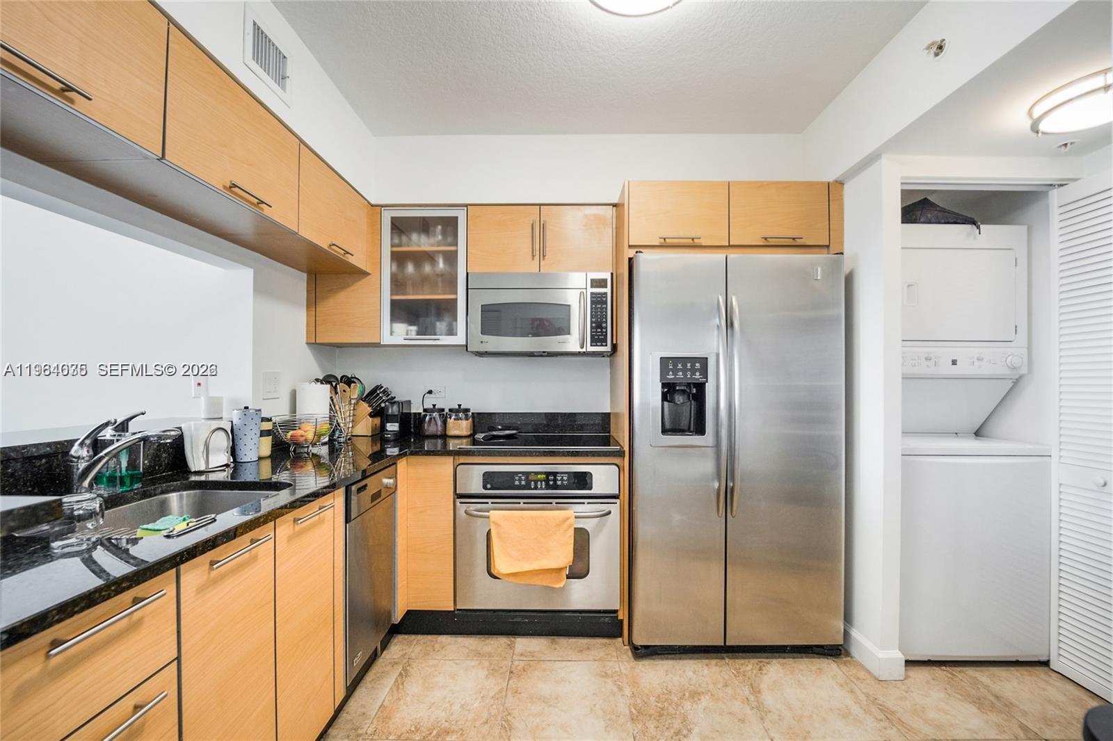 31 SE 5th St #2706, Miami FL 33131