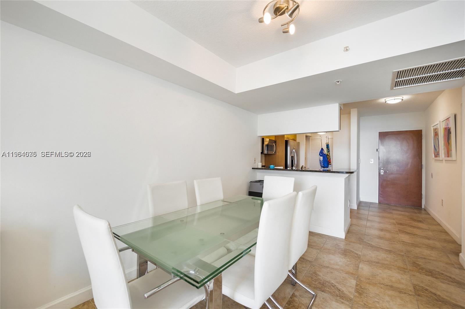31 SE 5th St #2706, Miami FL 33131