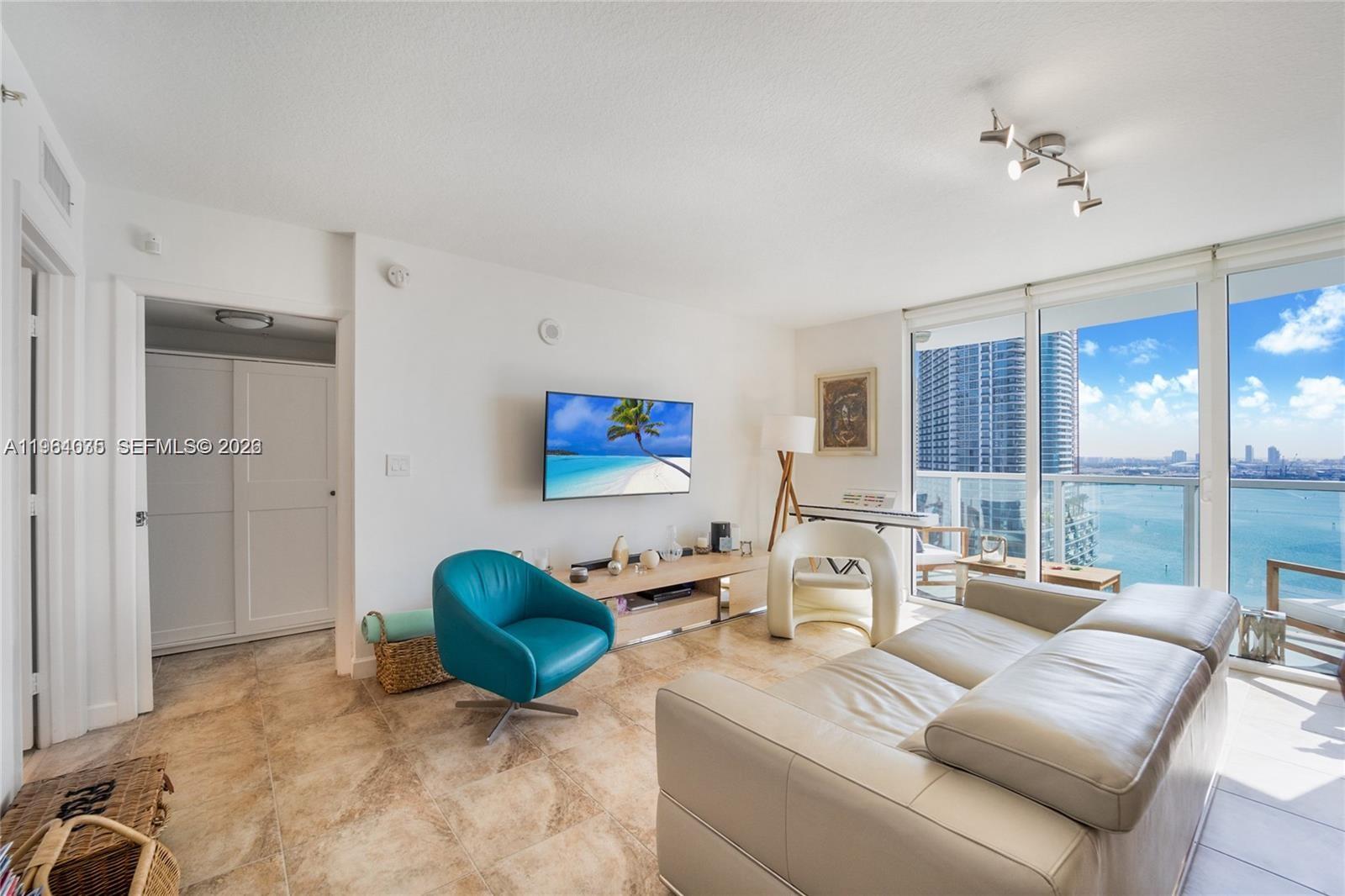 31 SE 5th St #2706, Miami FL 33131