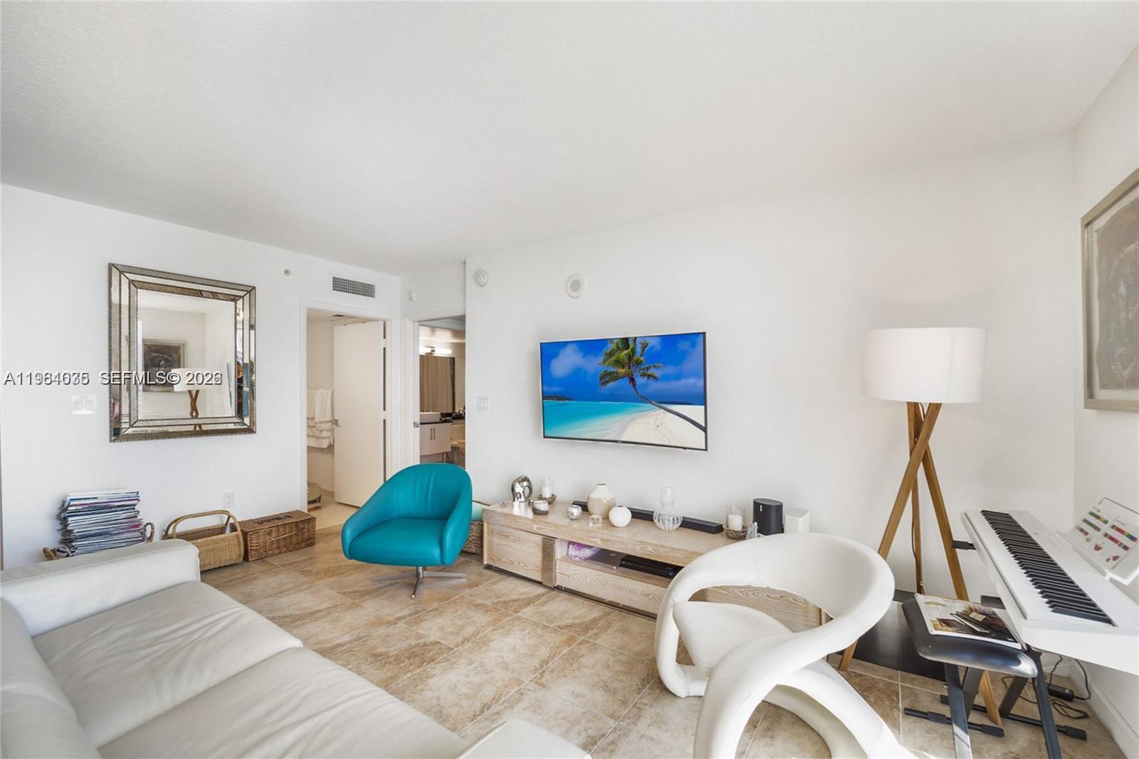 31 SE 5th St #2706, Miami FL 33131