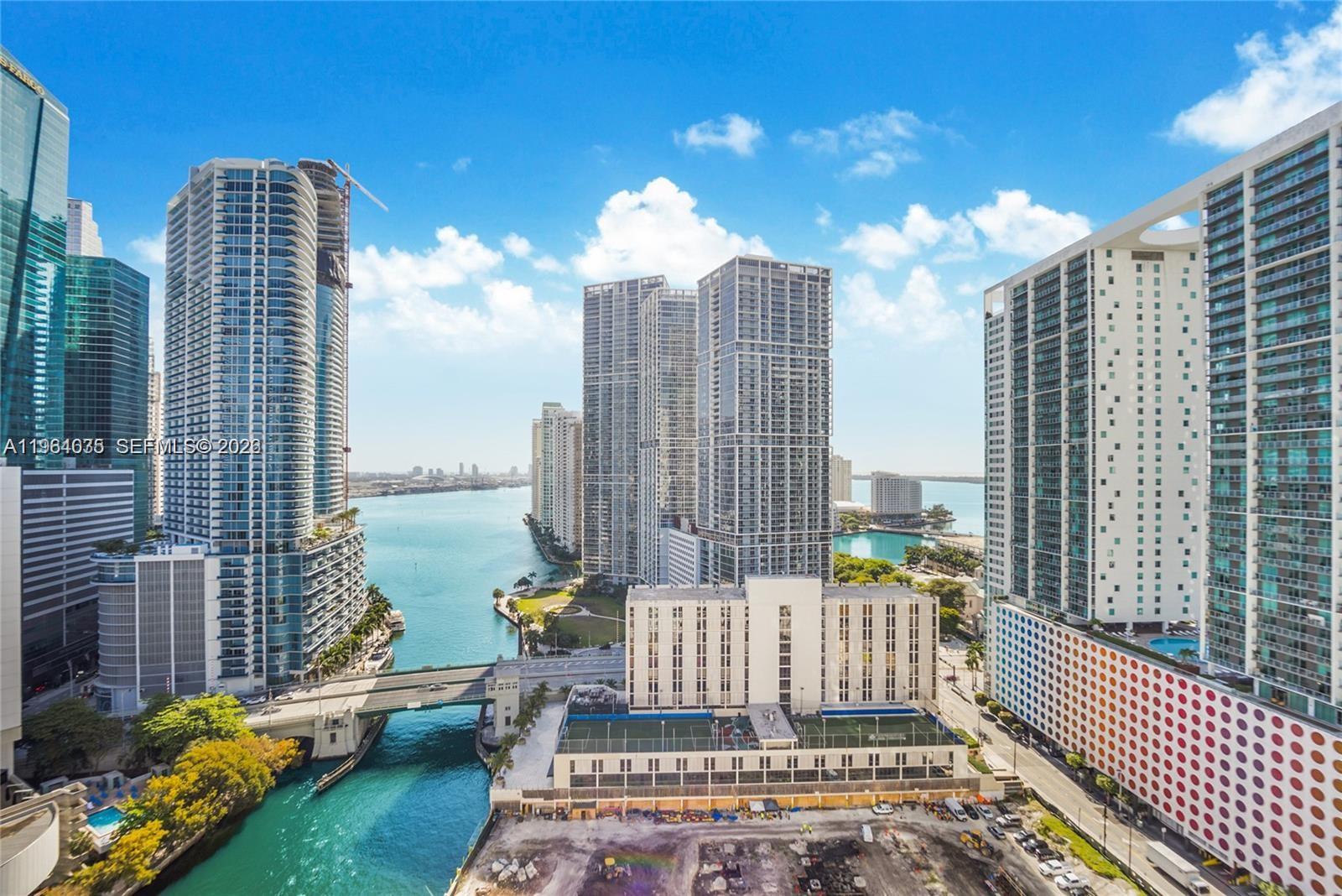 31 SE 5th St #2706, Miami FL 33131
