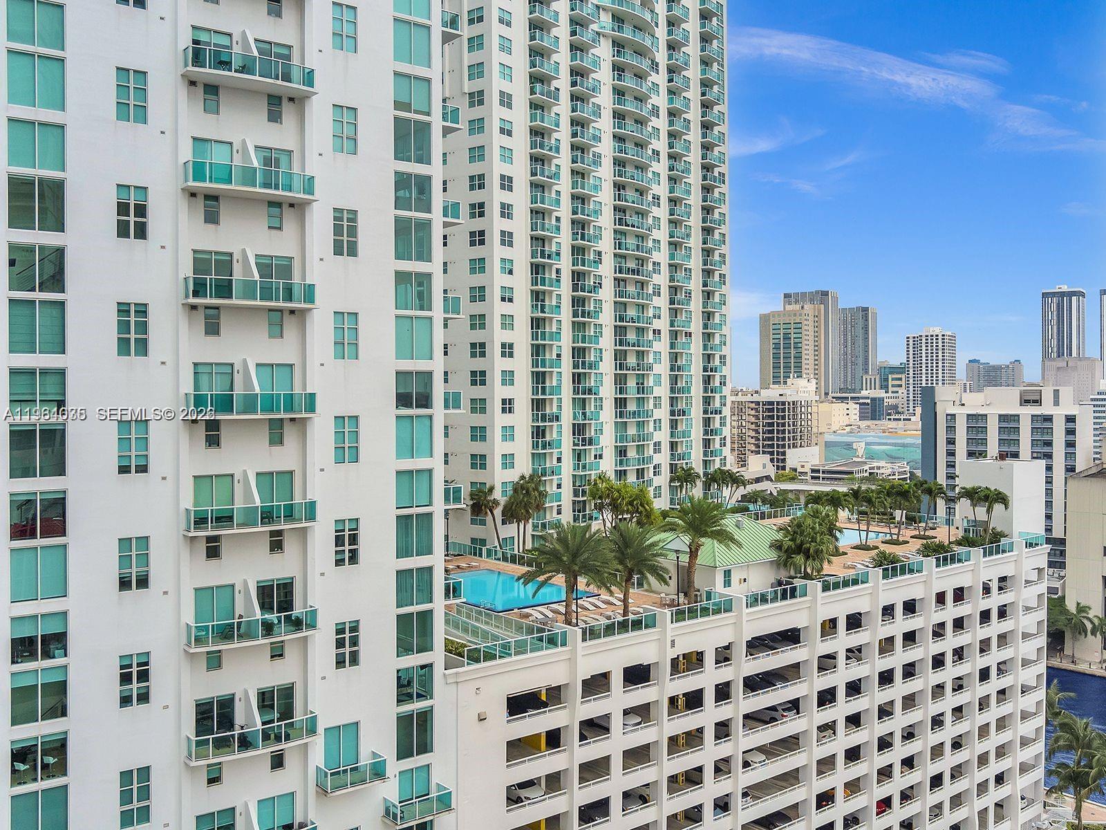 31 SE 5th St #2706, Miami FL 33131