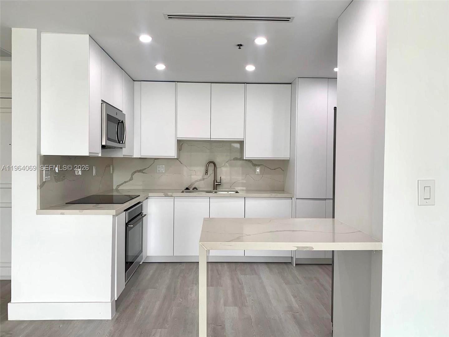 201 Crandon Blvd #306, Key Biscayne FL 33149