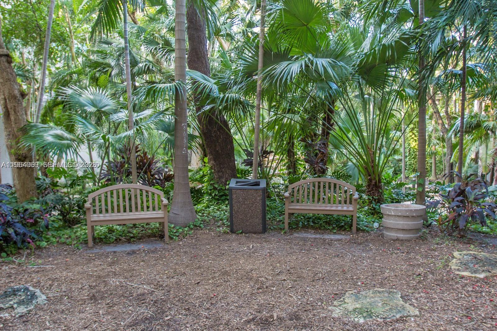 201 Crandon Blvd #306, Key Biscayne FL 33149