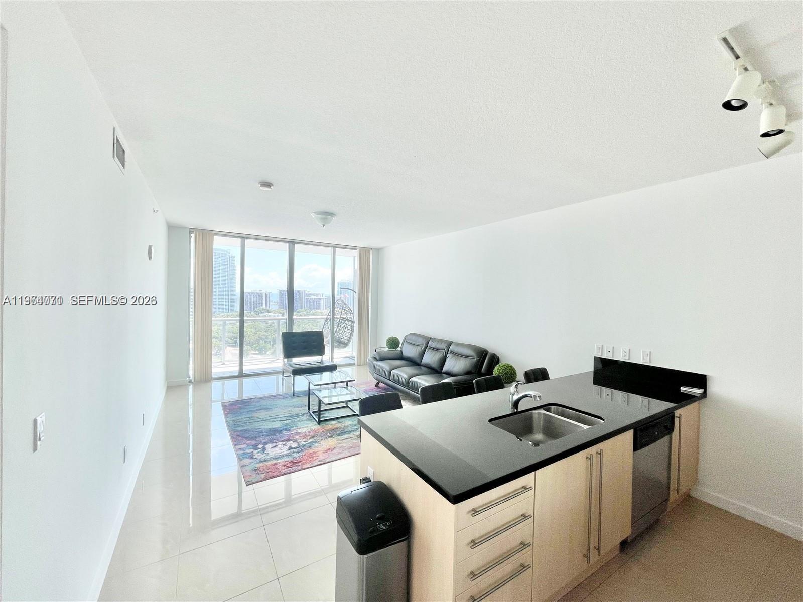 79 SW 12th St #2402-S, Miami FL 33130
