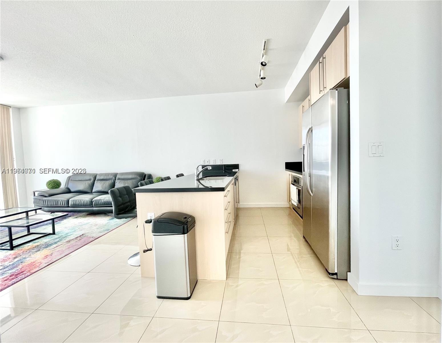 79 SW 12th St #2402-S, Miami FL 33130