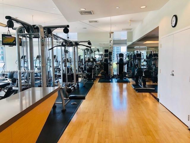 79 SW 12th St #2402-S, Miami FL 33130