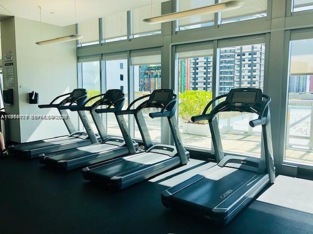 79 SW 12th St #2402-S, Miami FL 33130