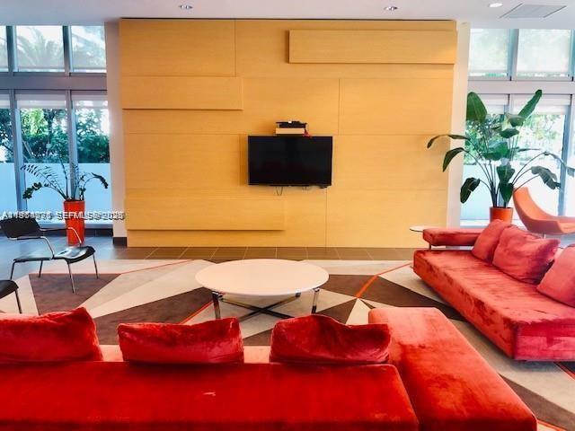 79 SW 12th St #2402-S, Miami FL 33130