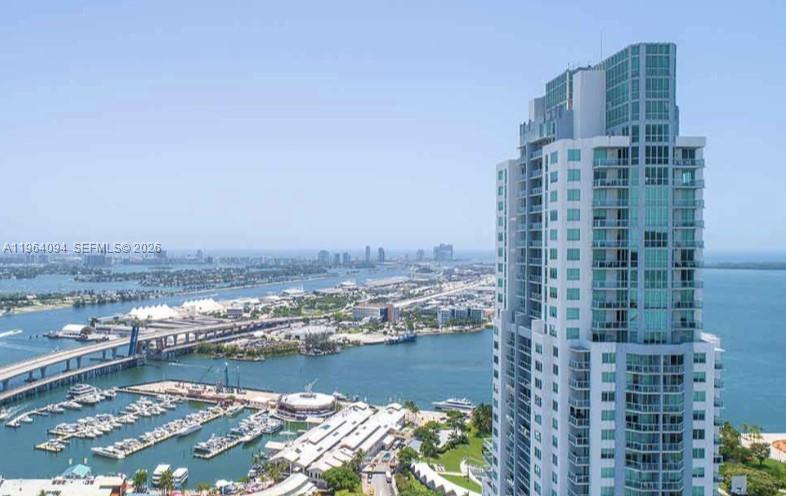 244 Biscayne Blvd #1605, Miami FL 33132