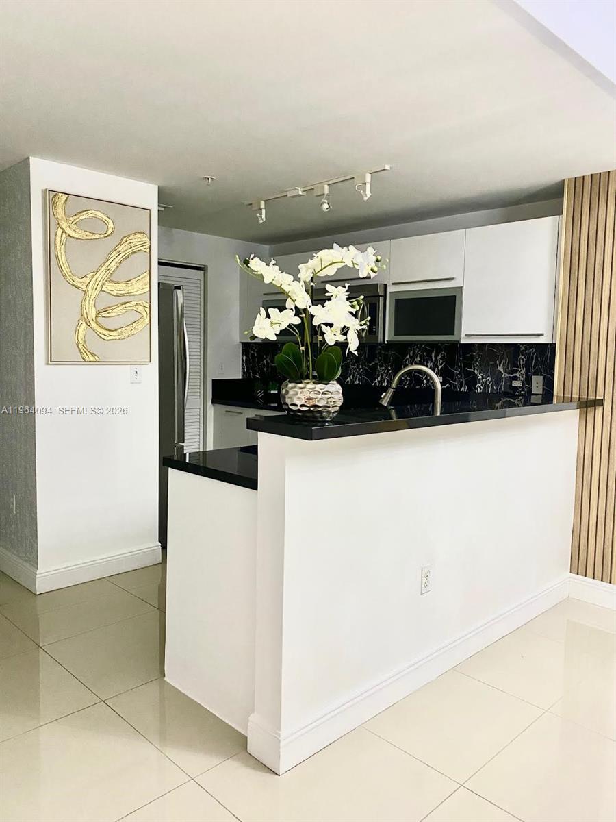 244 Biscayne Blvd #1605, Miami FL 33132