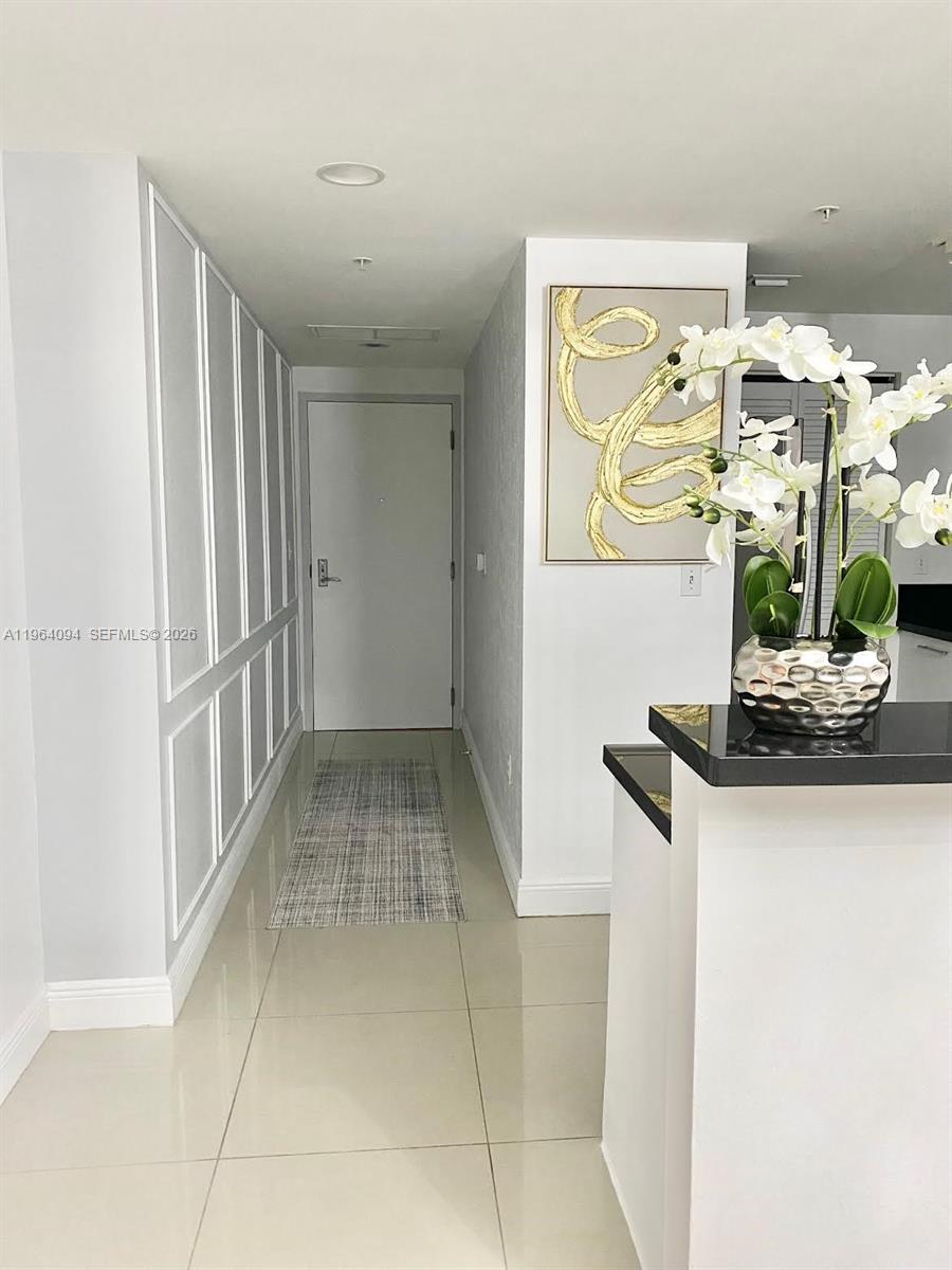 244 Biscayne Blvd #1605, Miami FL 33132