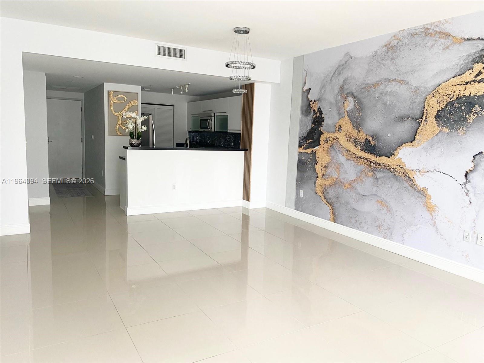 244 Biscayne Blvd #1605, Miami FL 33132