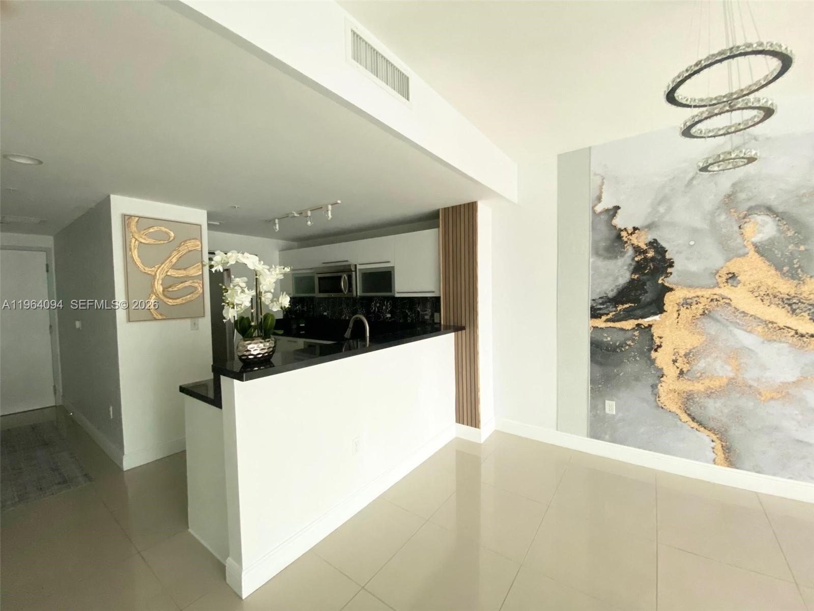 244 Biscayne Blvd #1605, Miami FL 33132