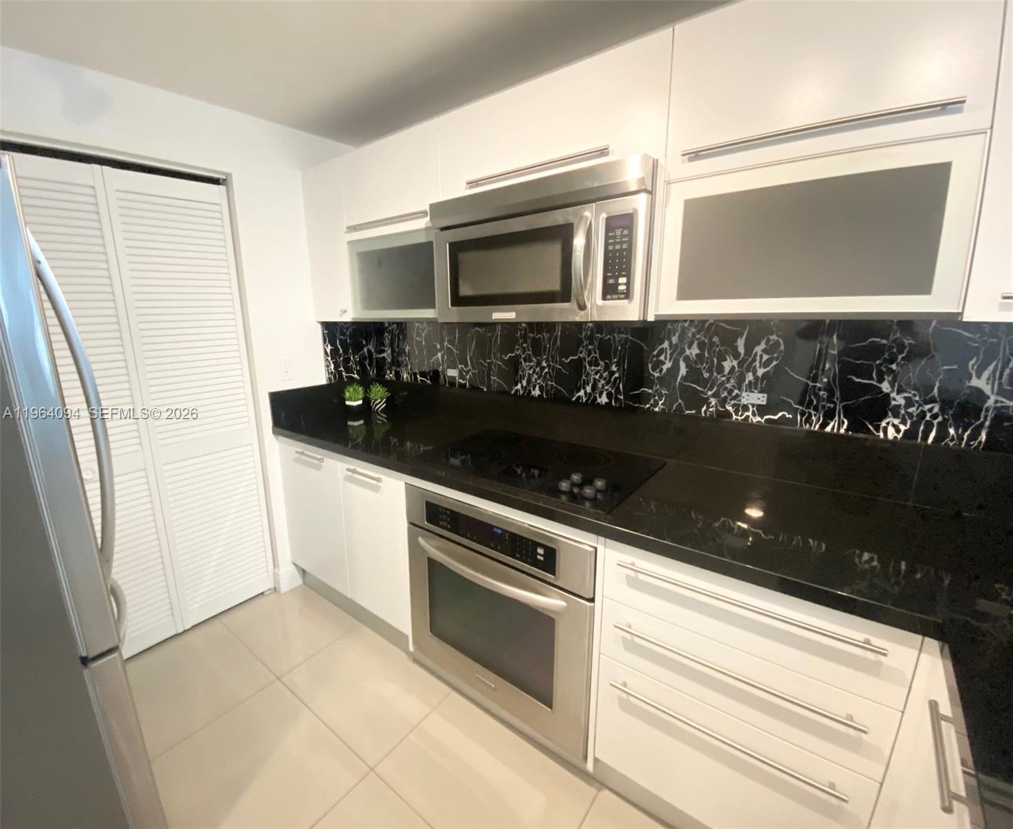 244 Biscayne Blvd #1605, Miami FL 33132