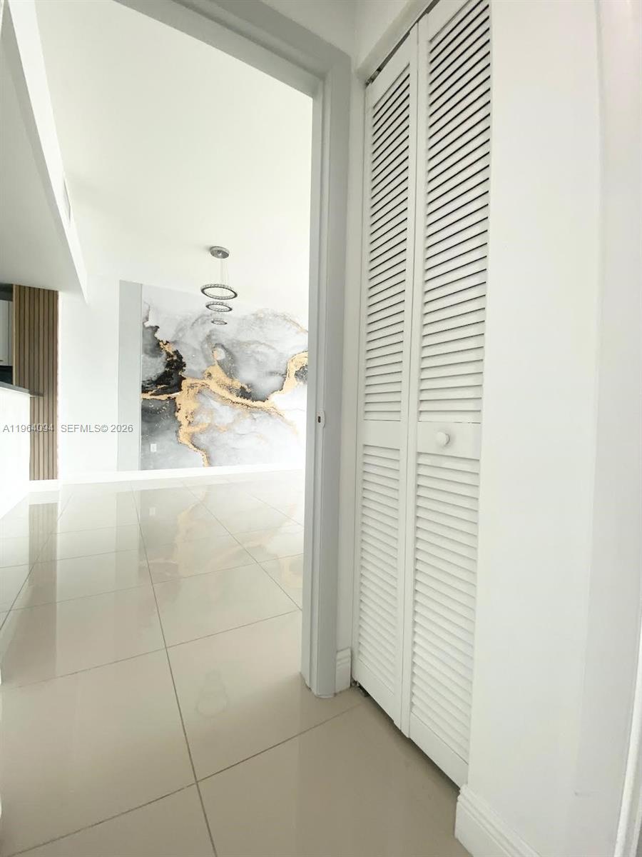 244 Biscayne Blvd #1605, Miami FL 33132