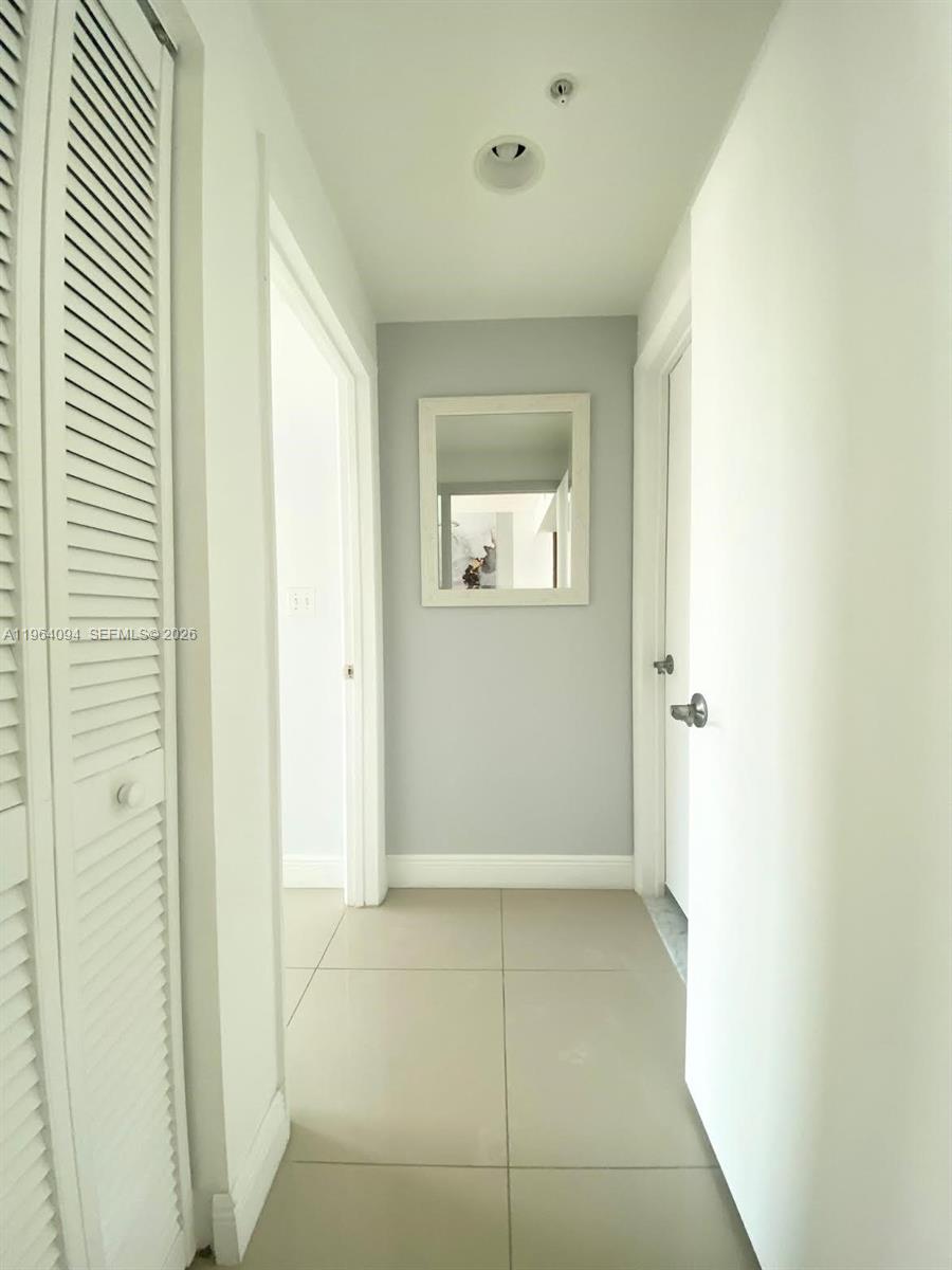244 Biscayne Blvd #1605, Miami FL 33132