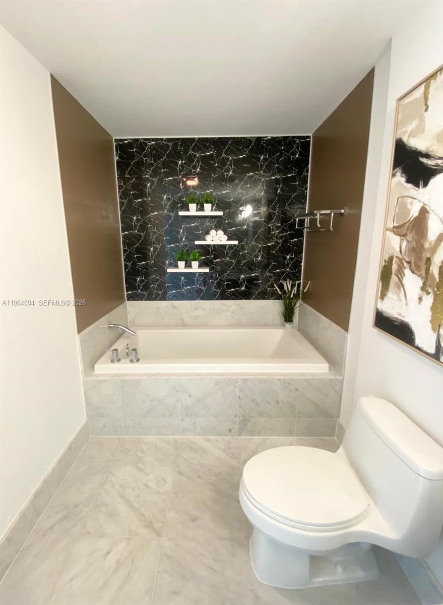 244 Biscayne Blvd #1605, Miami FL 33132