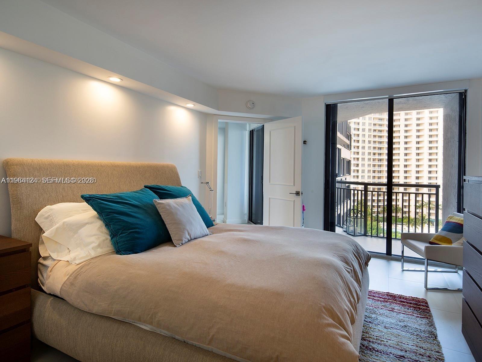 540 Brickell Key Dr #1504, Miami FL 33131