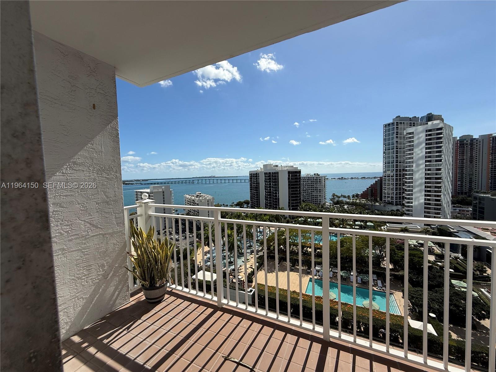 185 SE 14th Ter #1807, Miami FL 33131