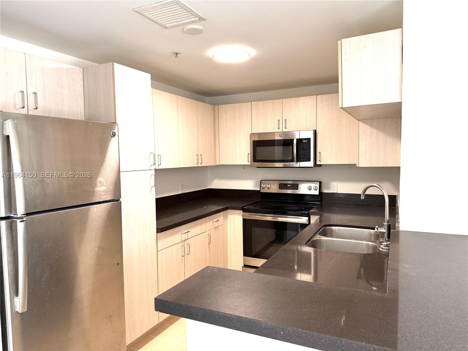 185 SE 14th Ter #1807, Miami FL 33131