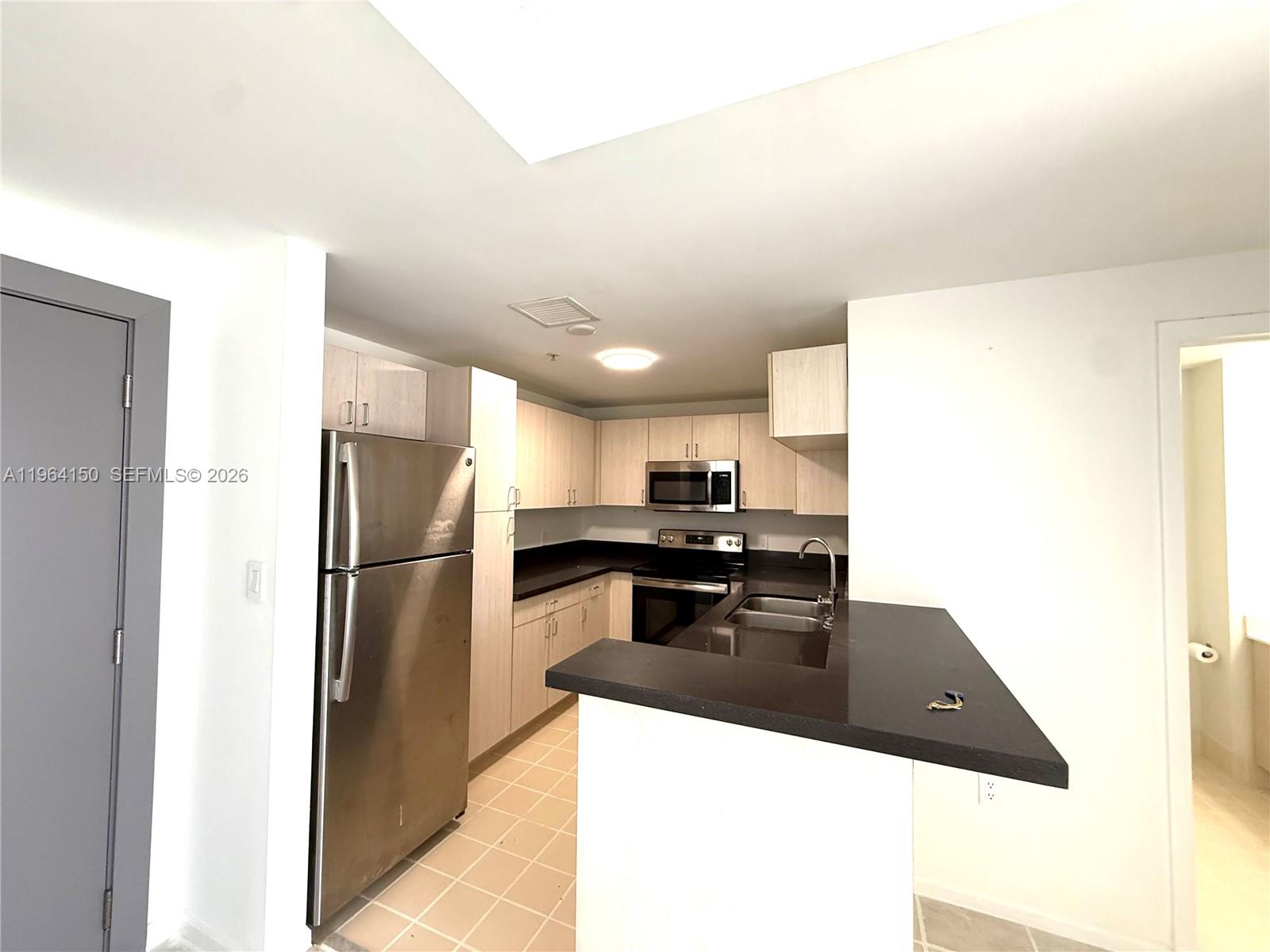 185 SE 14th Ter #1807, Miami FL 33131