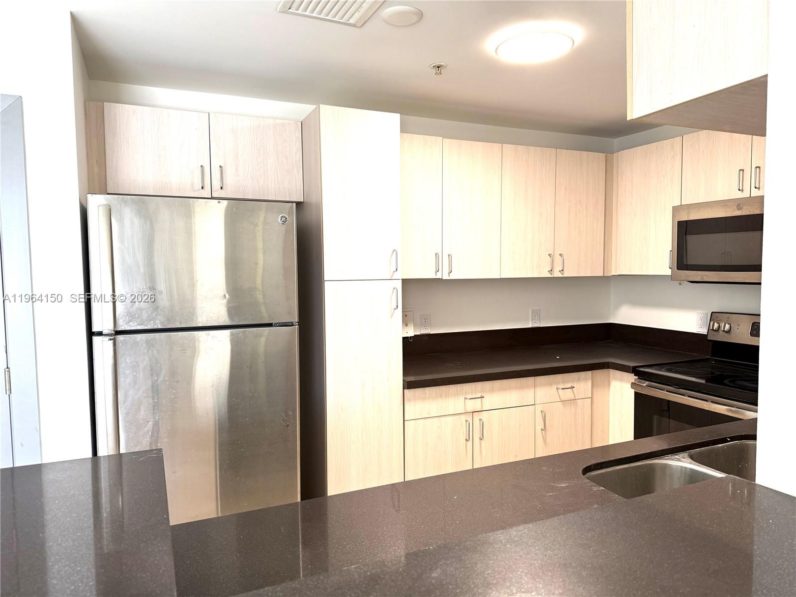 185 SE 14th Ter #1807, Miami FL 33131