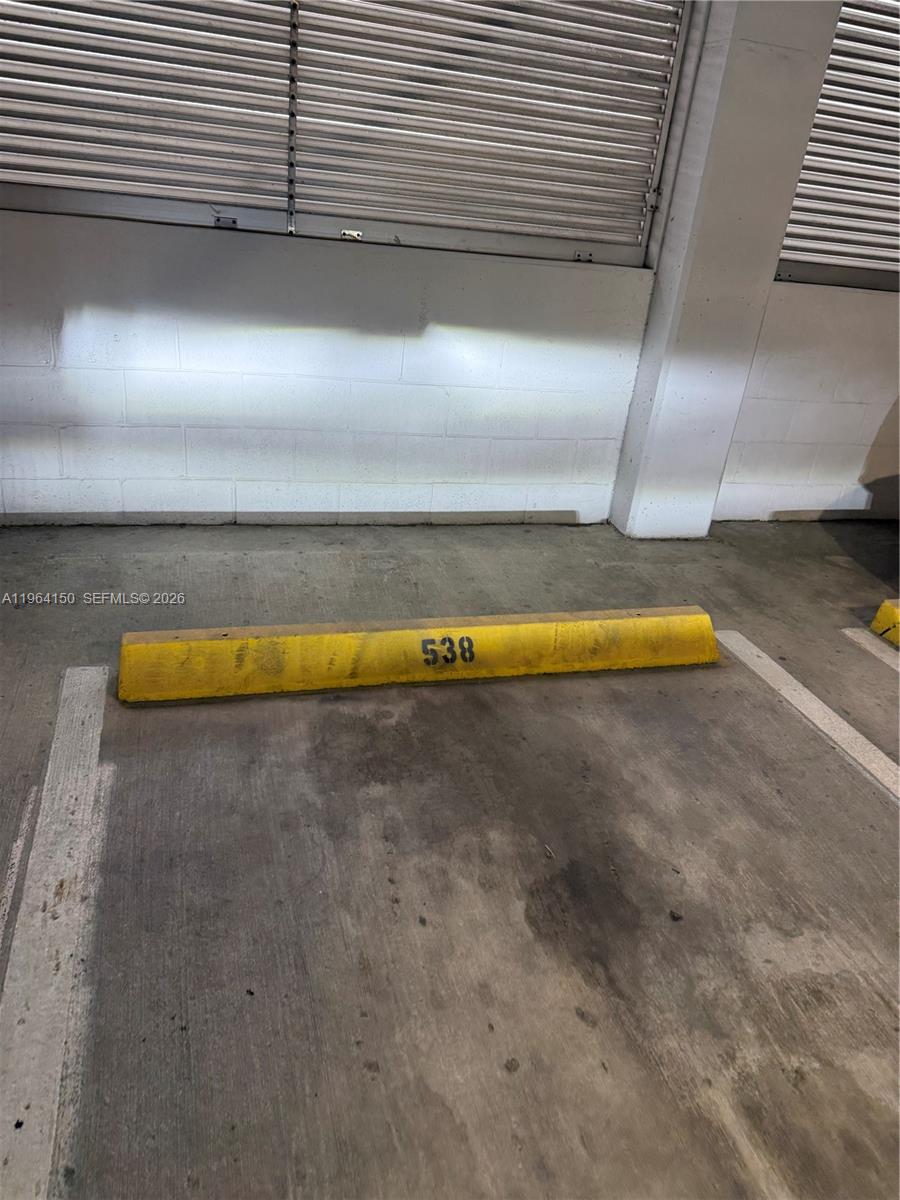 185 SE 14th Ter #1807, Miami FL 33131