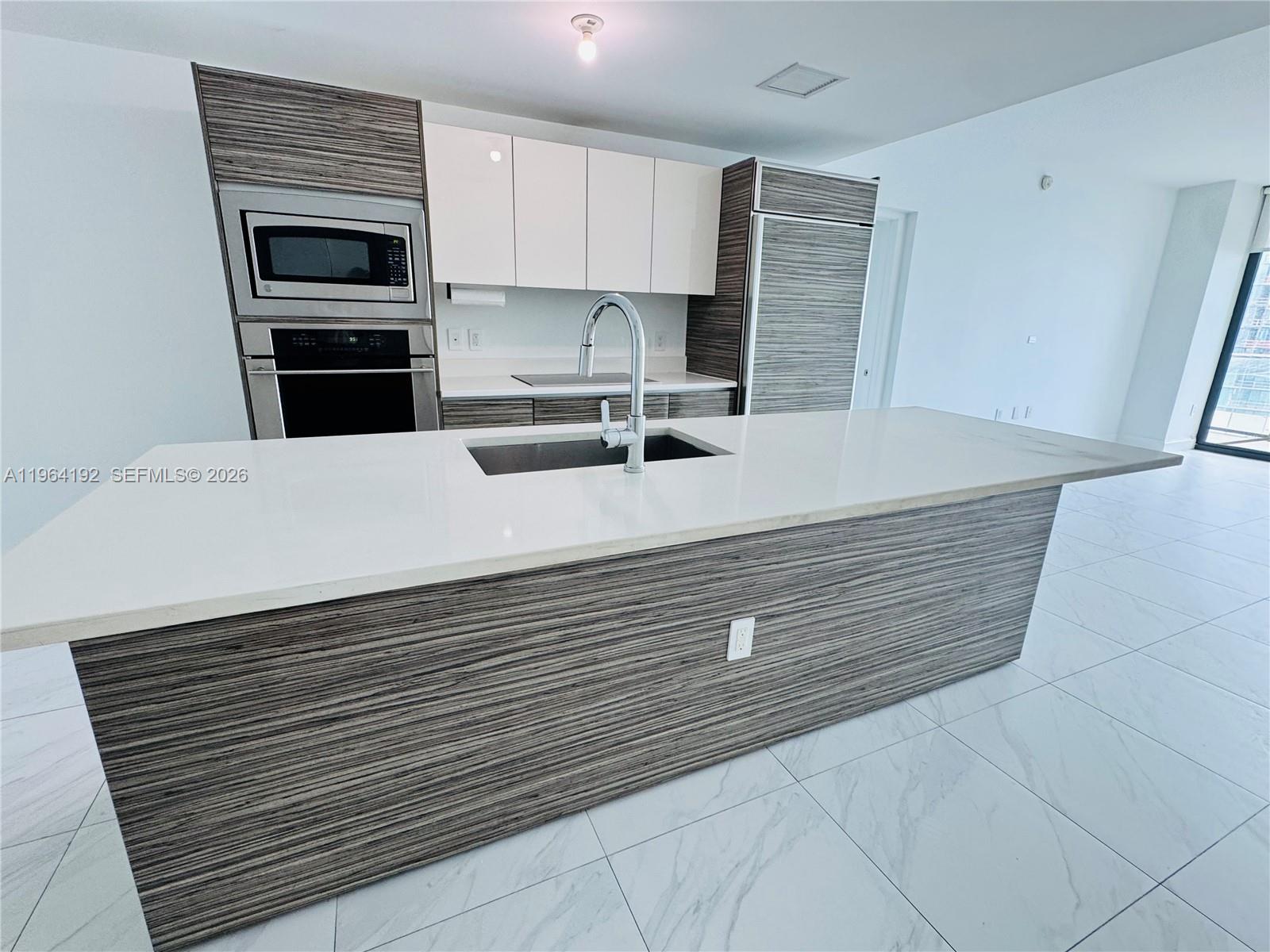 460 NE 28th St #1602, Miami FL 33137