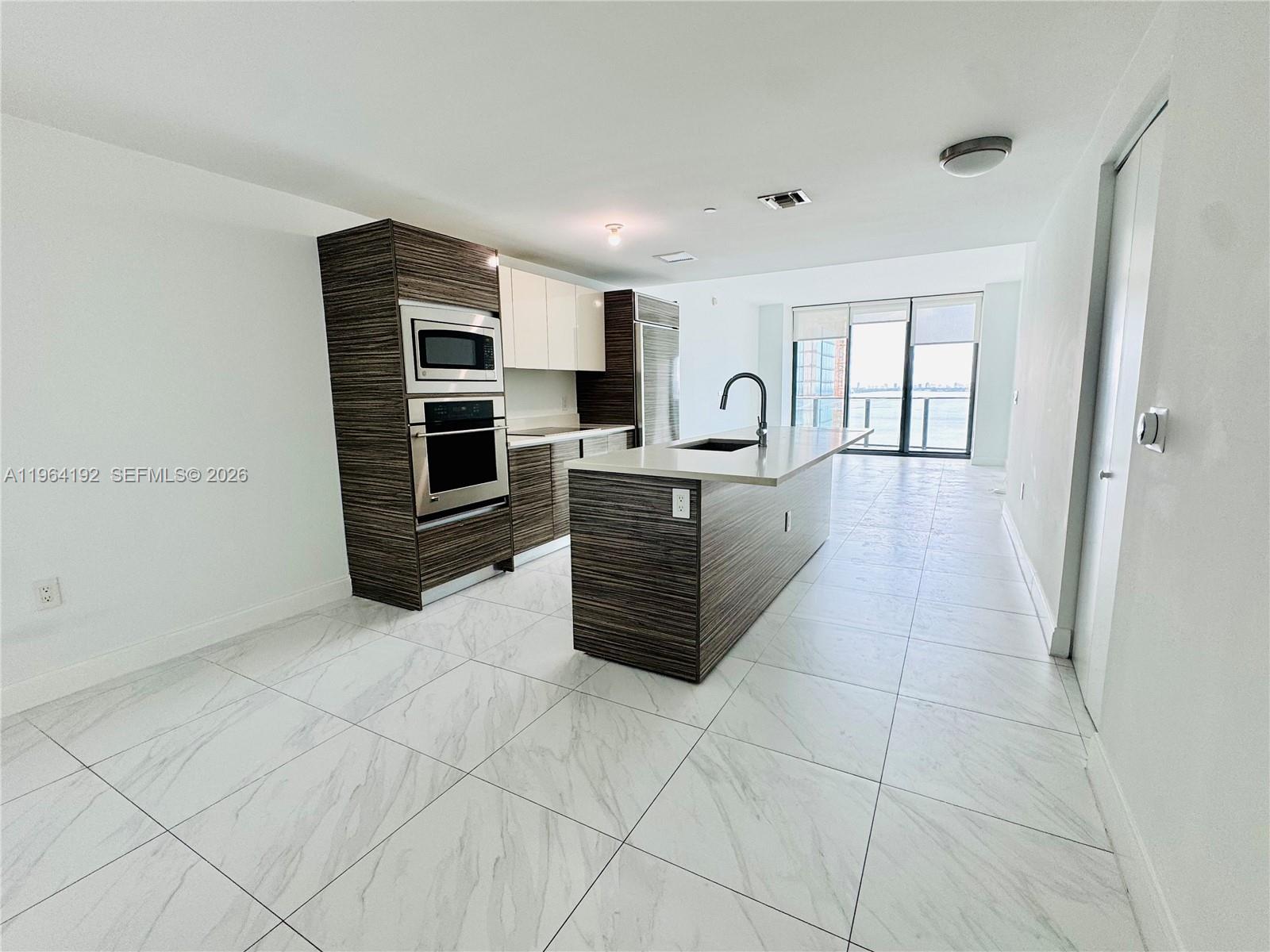 460 NE 28th St #1602, Miami FL 33137