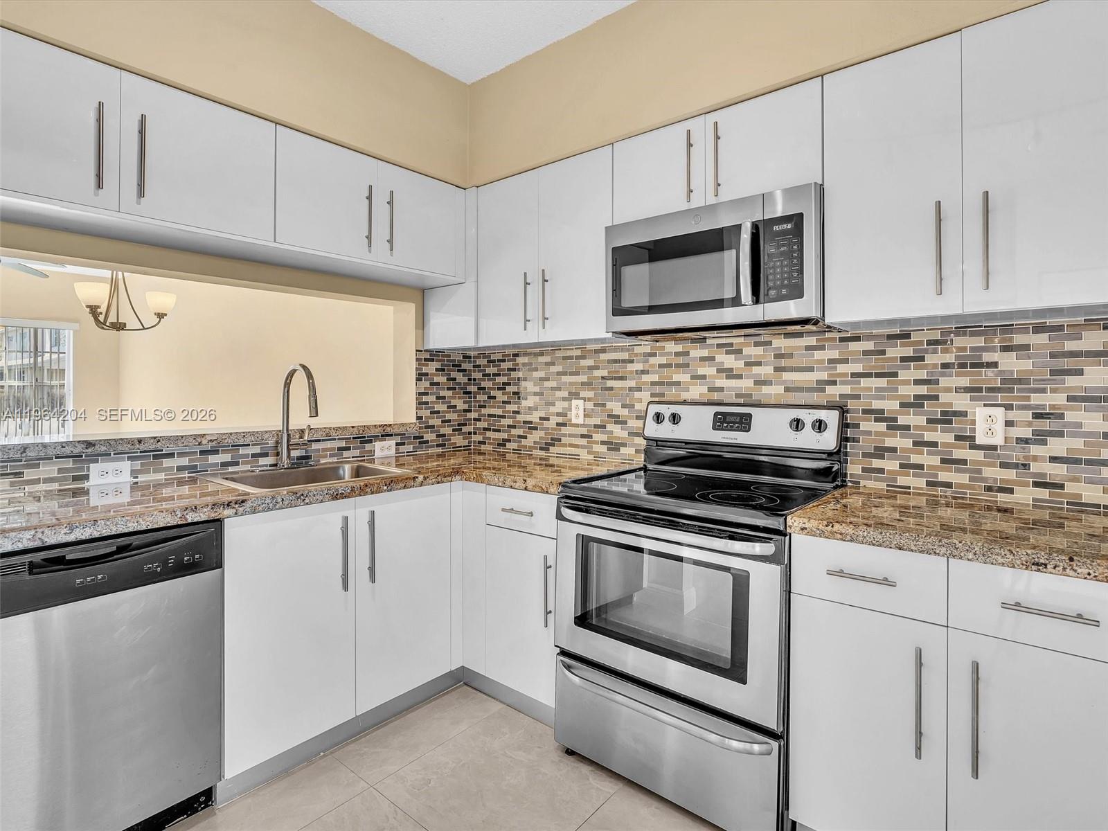 60 Key West Ct #60, Weston FL 33326