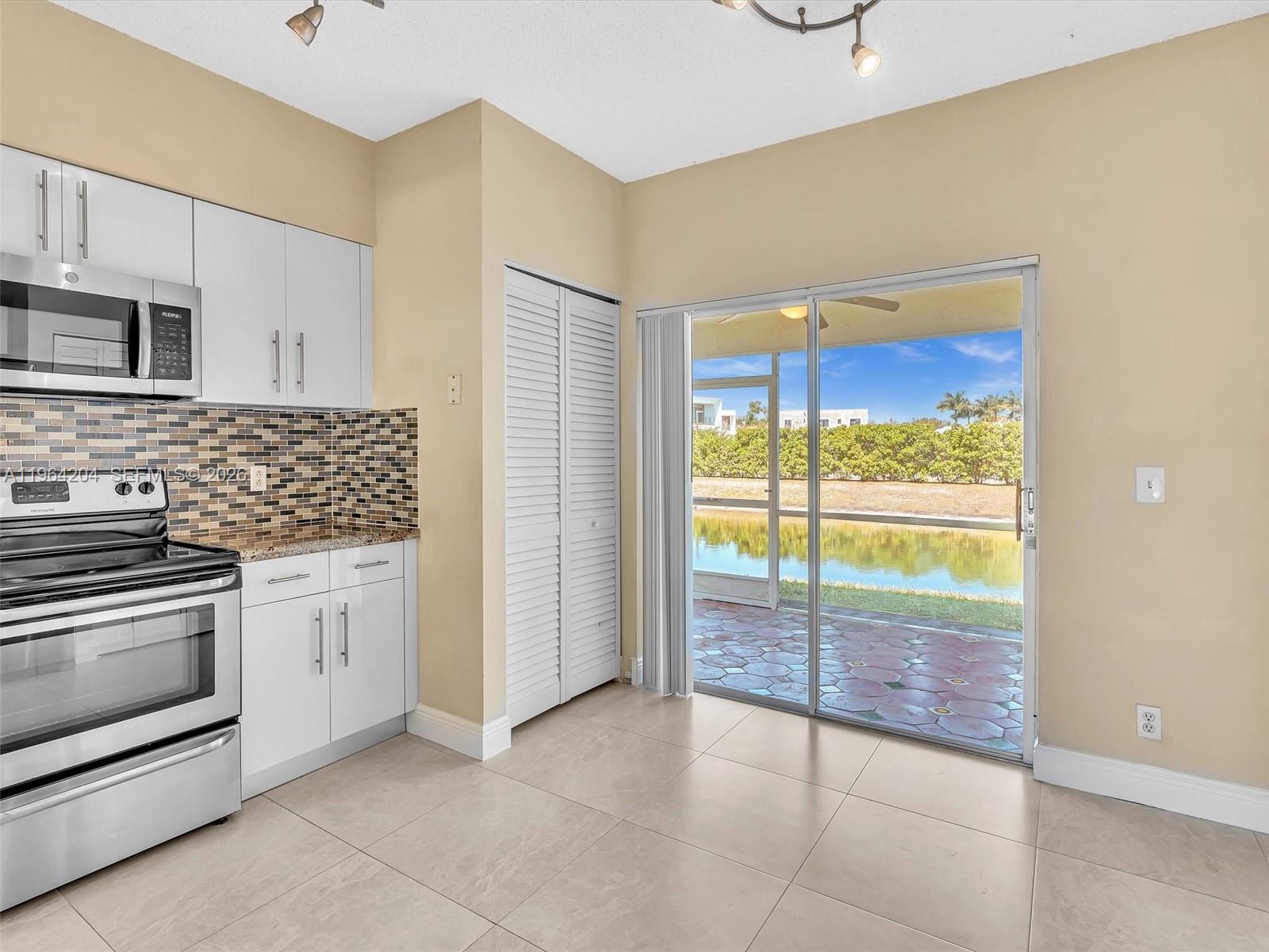 60 Key West Ct #60, Weston FL 33326