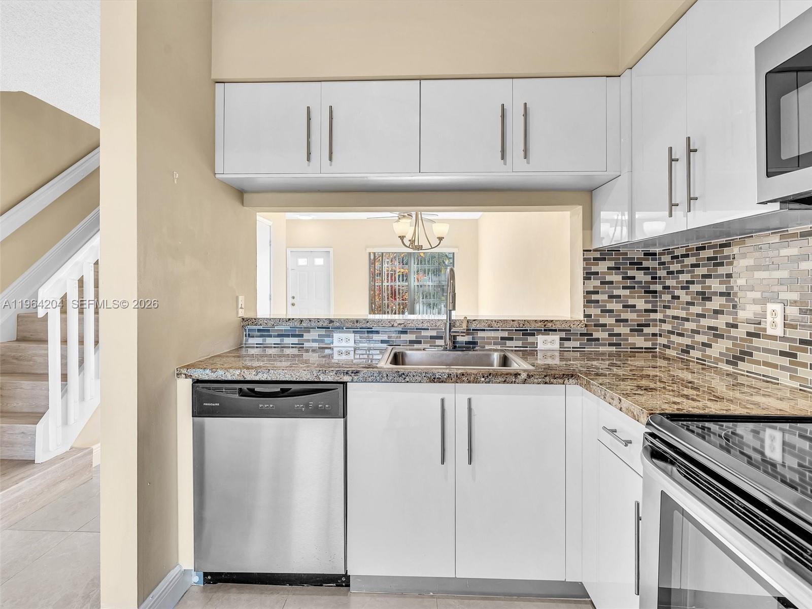 60 Key West Ct #60, Weston FL 33326