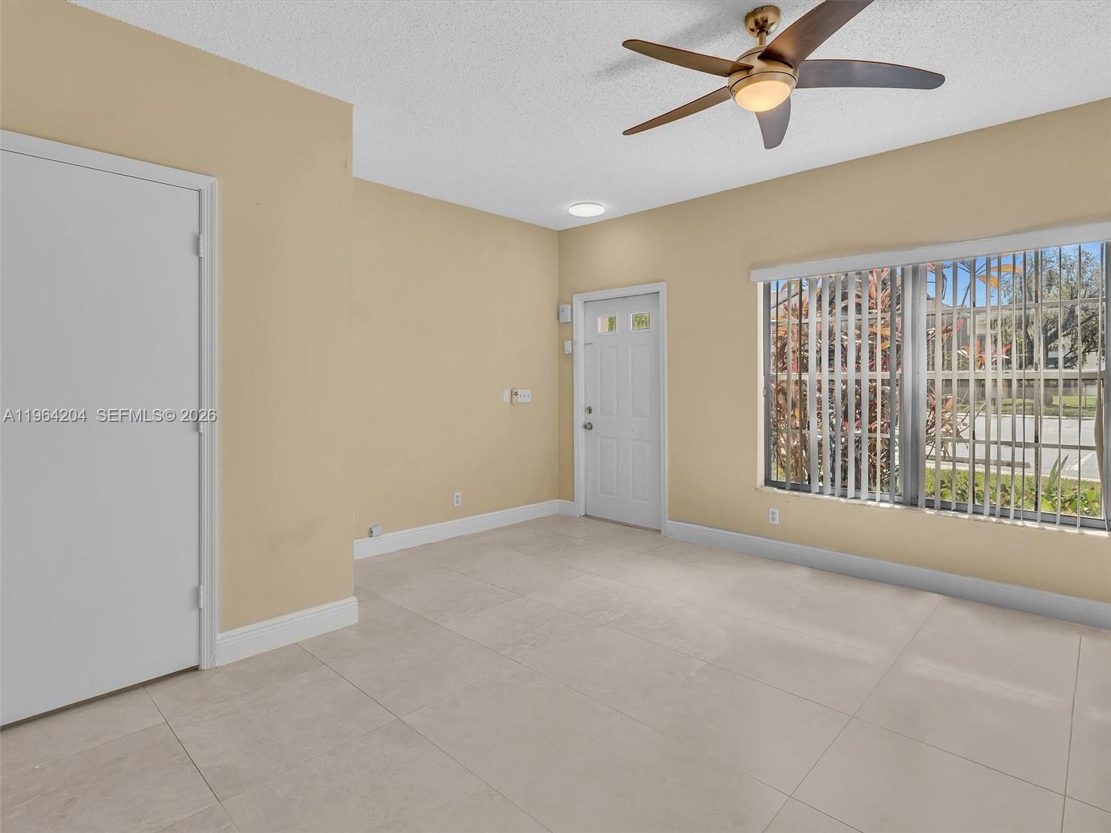 60 Key West Ct #60, Weston FL 33326