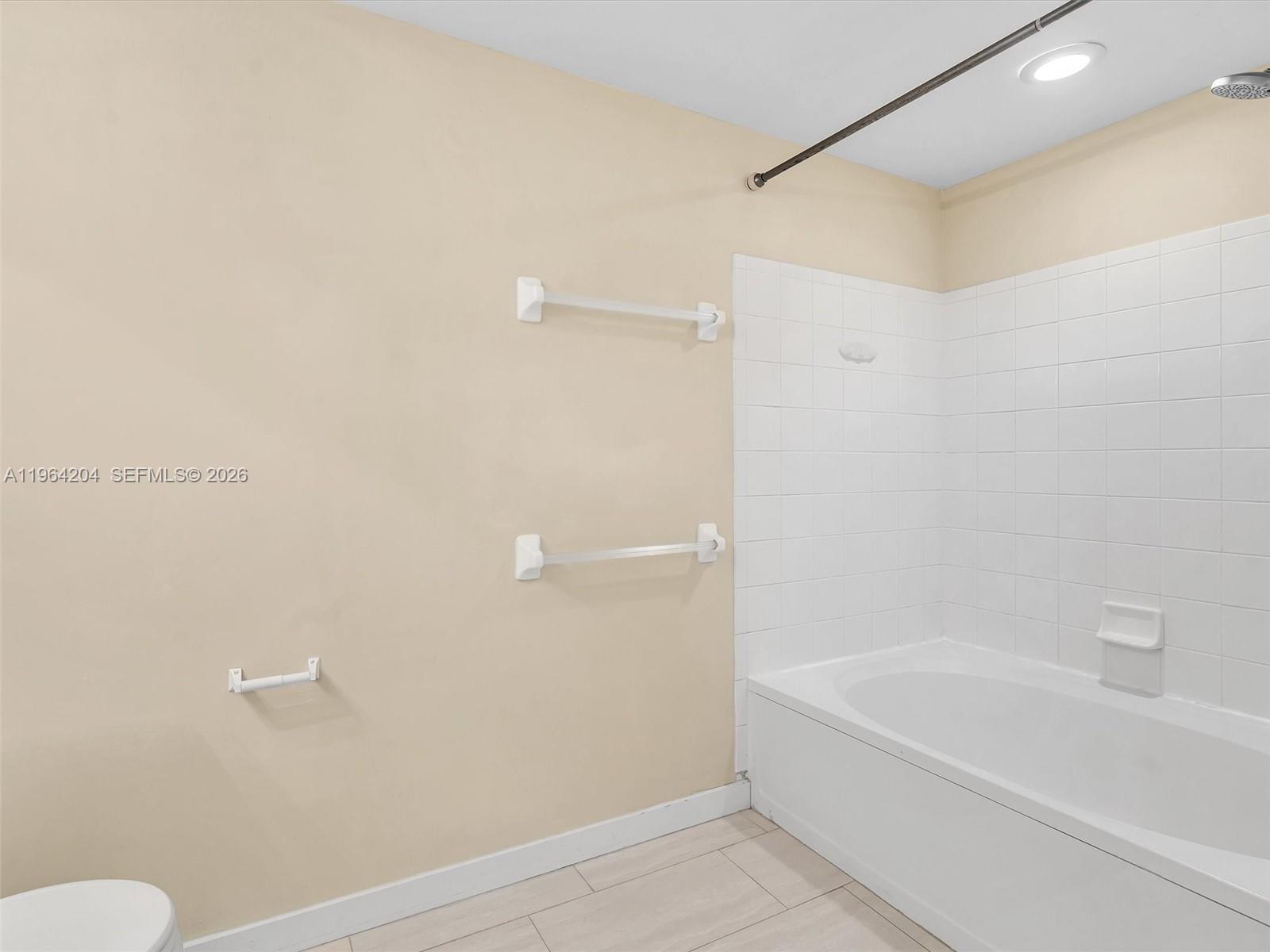 60 Key West Ct #60, Weston FL 33326