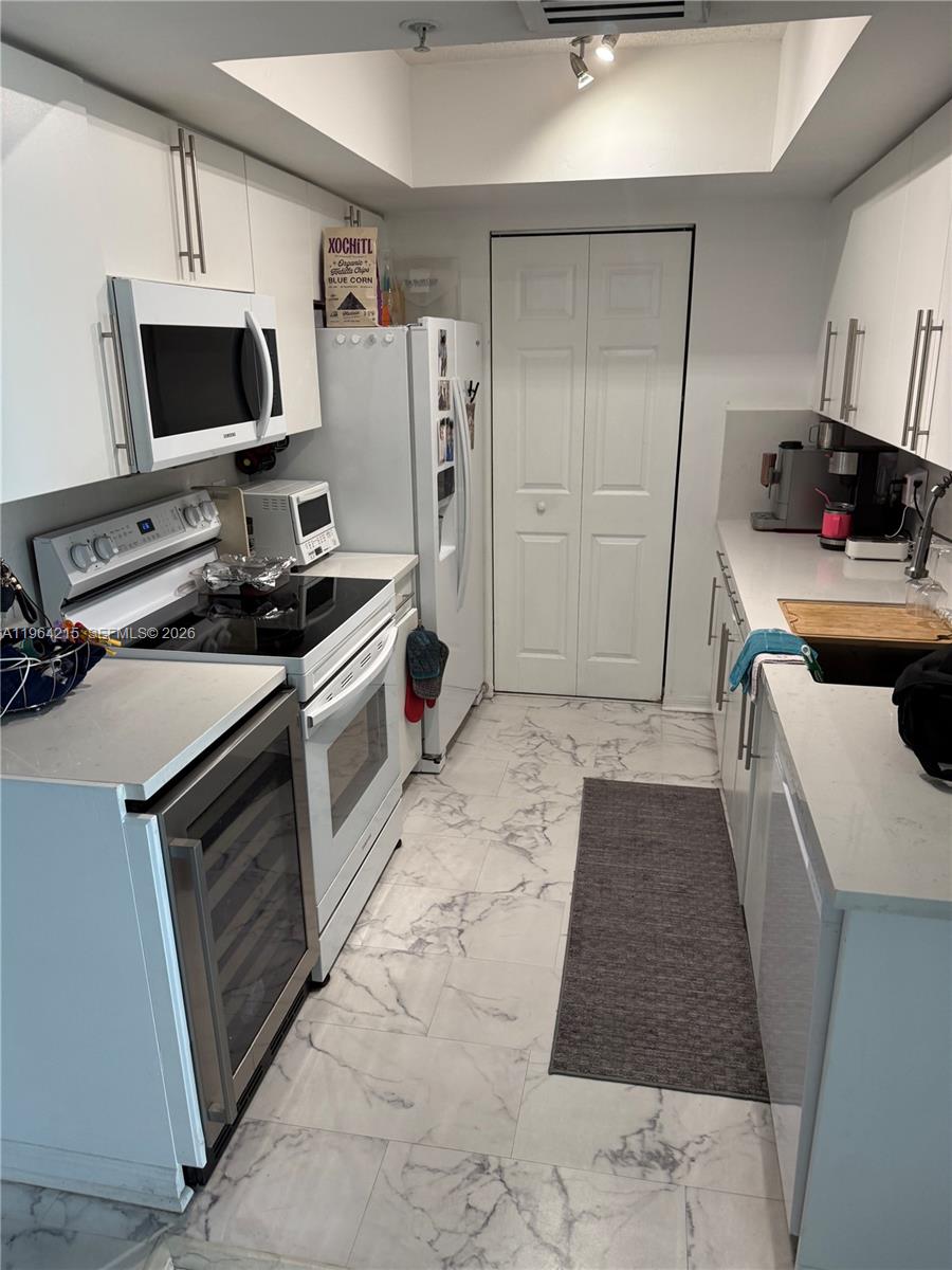 90 Alton Rd #1407, Miami Beach FL 33139