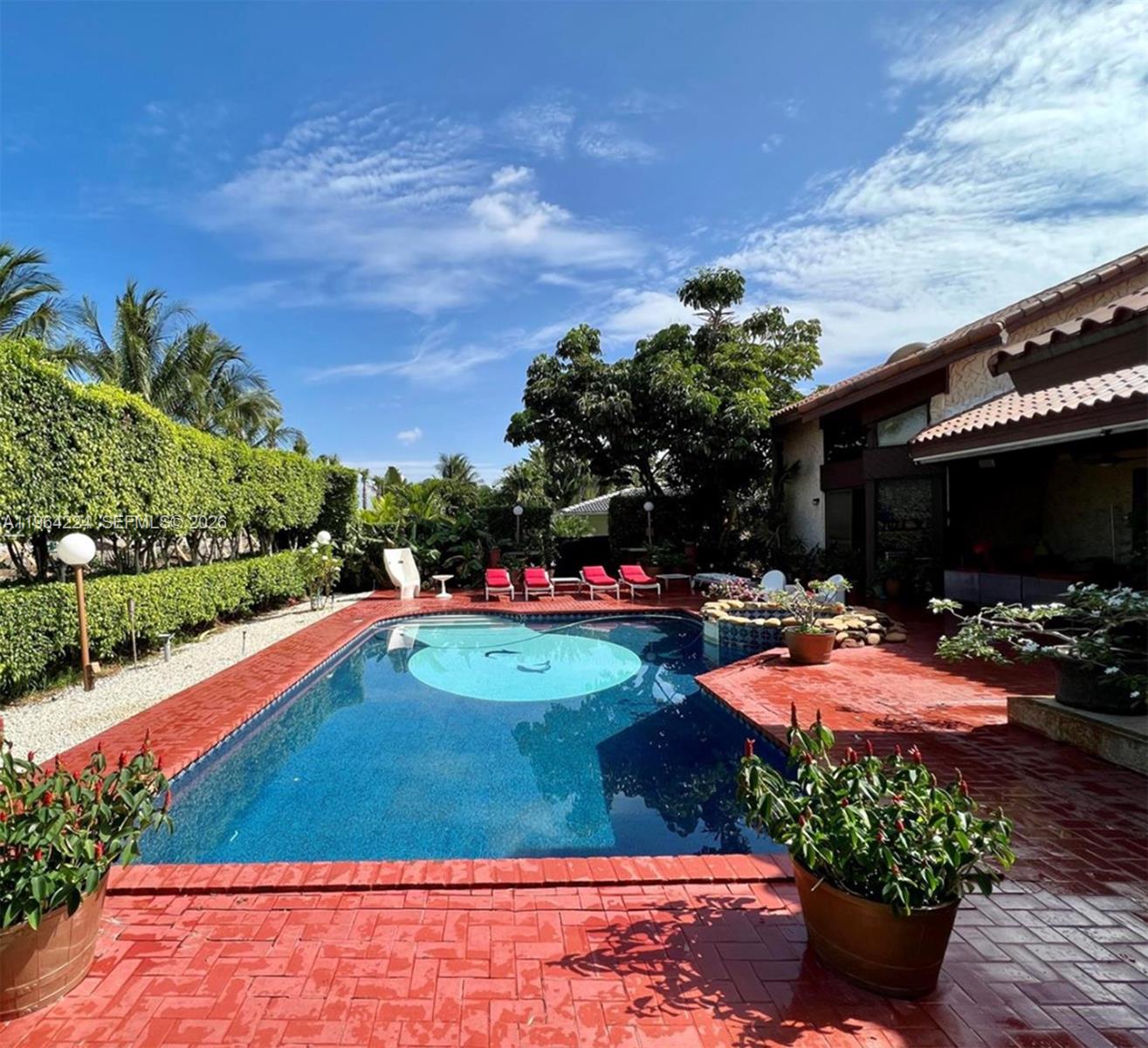 913 Diplomat Parkway, Hallandale Beach FL 33009