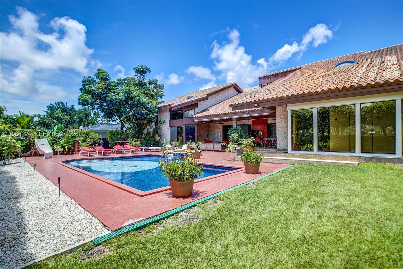 913 Diplomat Parkway, Hallandale Beach FL 33009