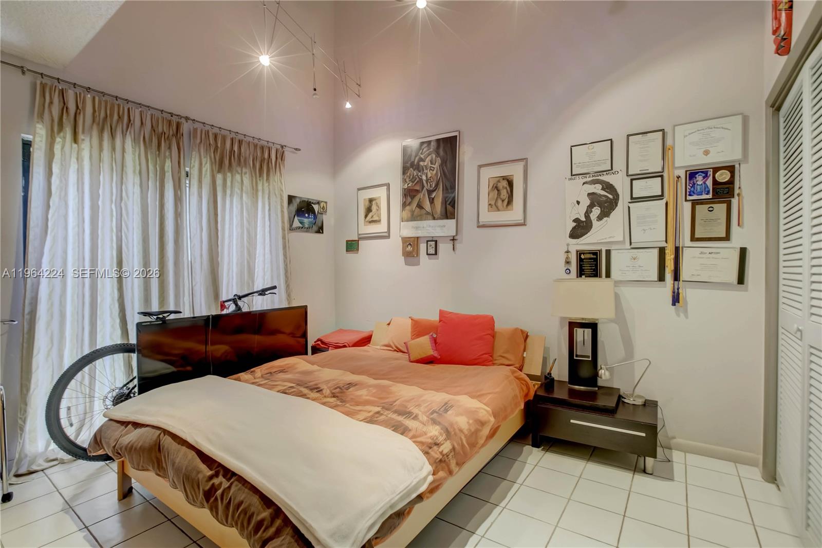 913 Diplomat Parkway, Hallandale Beach FL 33009