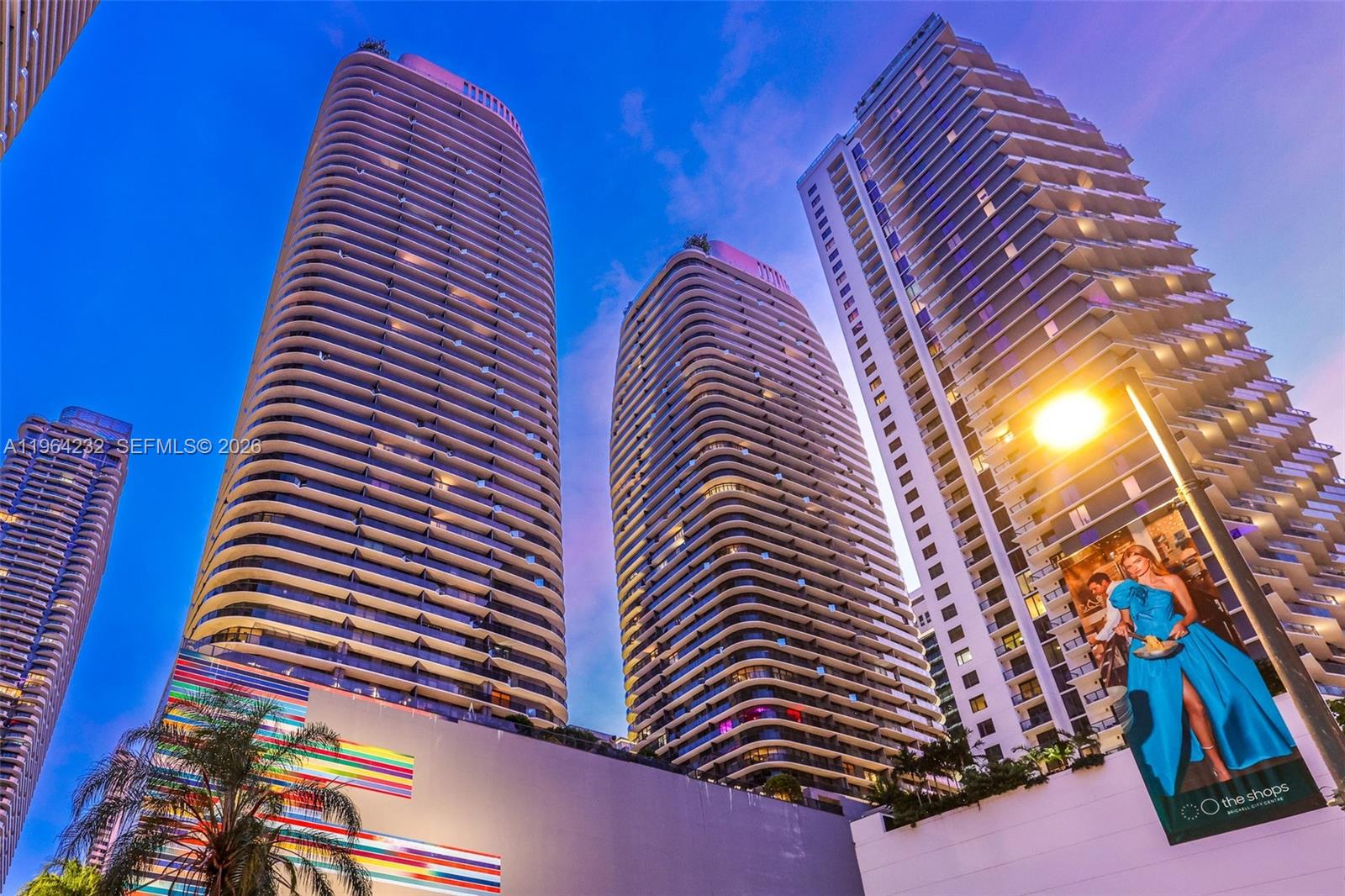 55 SW 9th St #3906, Miami FL 33130