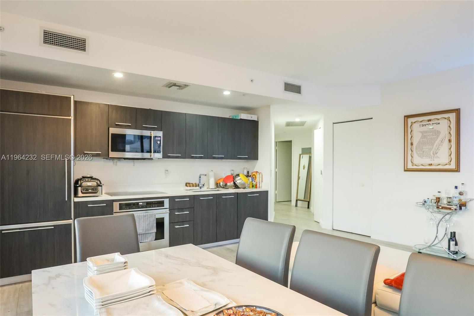 55 SW 9th St #3906, Miami FL 33130