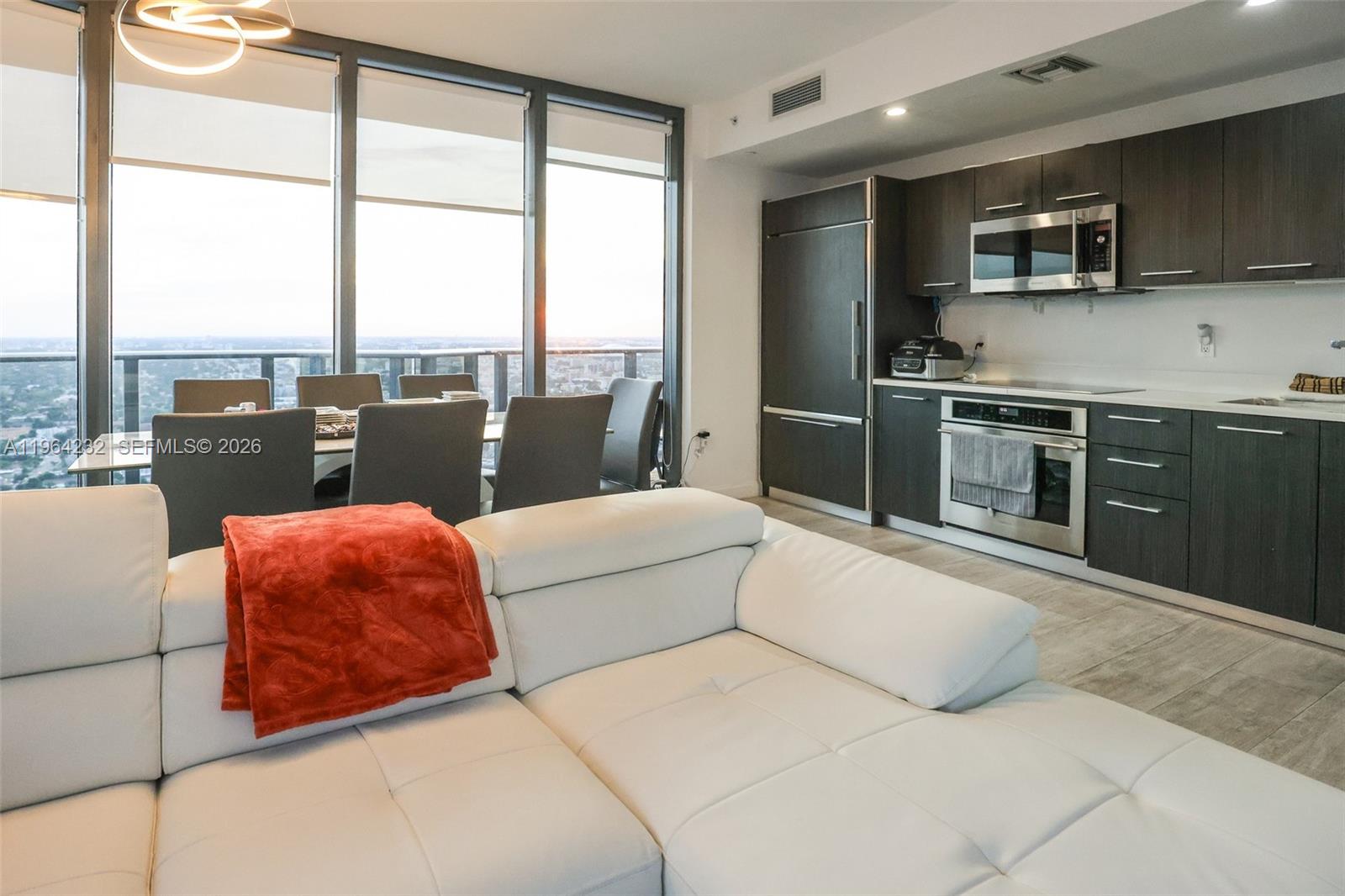 55 SW 9th St #3906, Miami FL 33130
