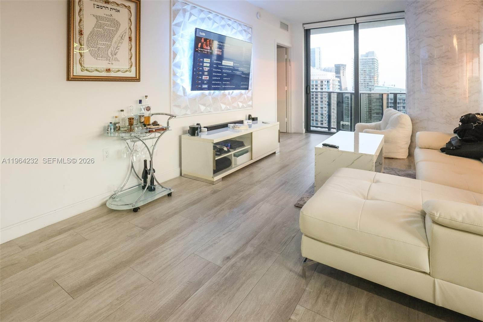 55 SW 9th St #3906, Miami FL 33130
