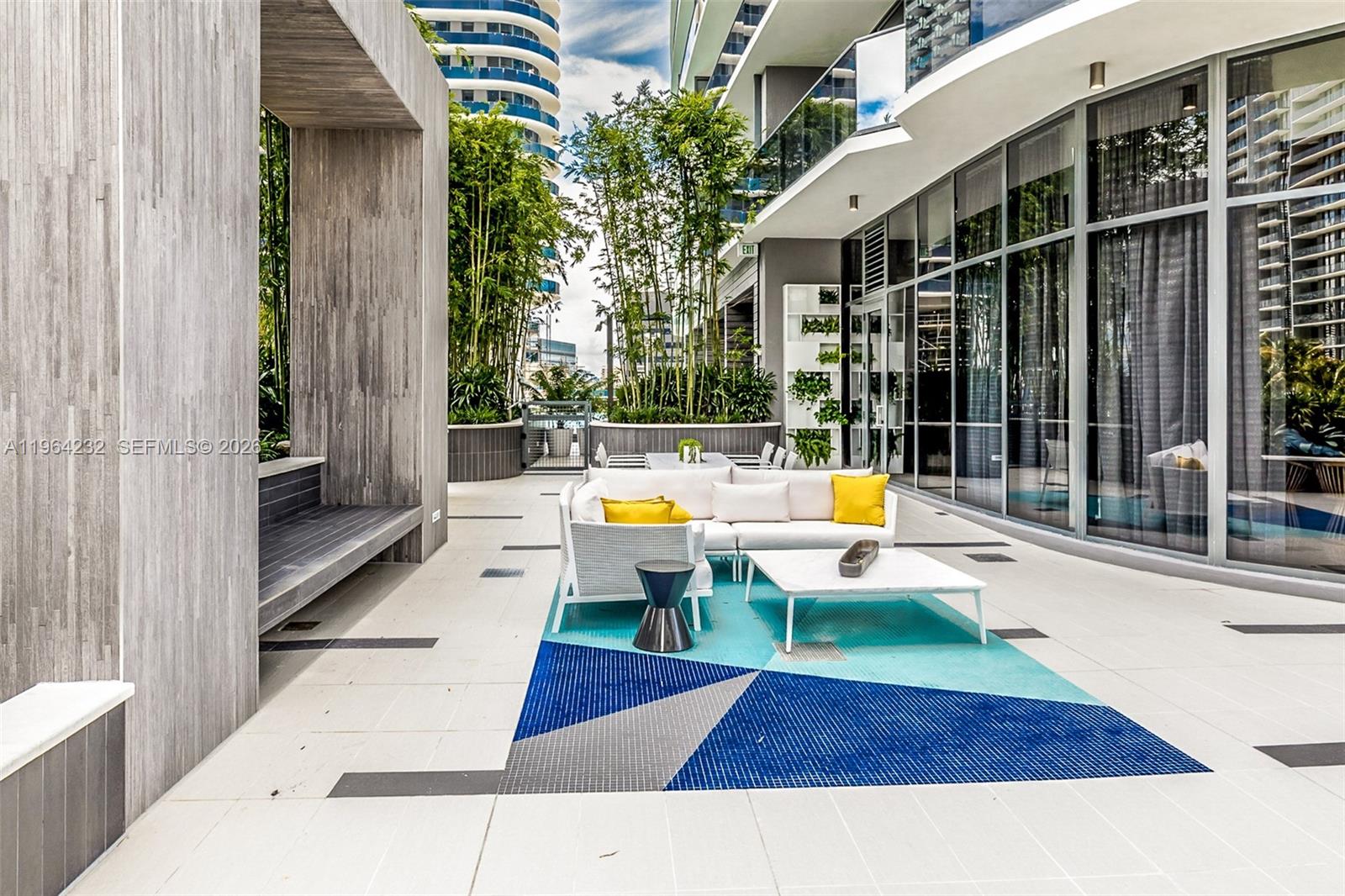 55 SW 9th St #3906, Miami FL 33130