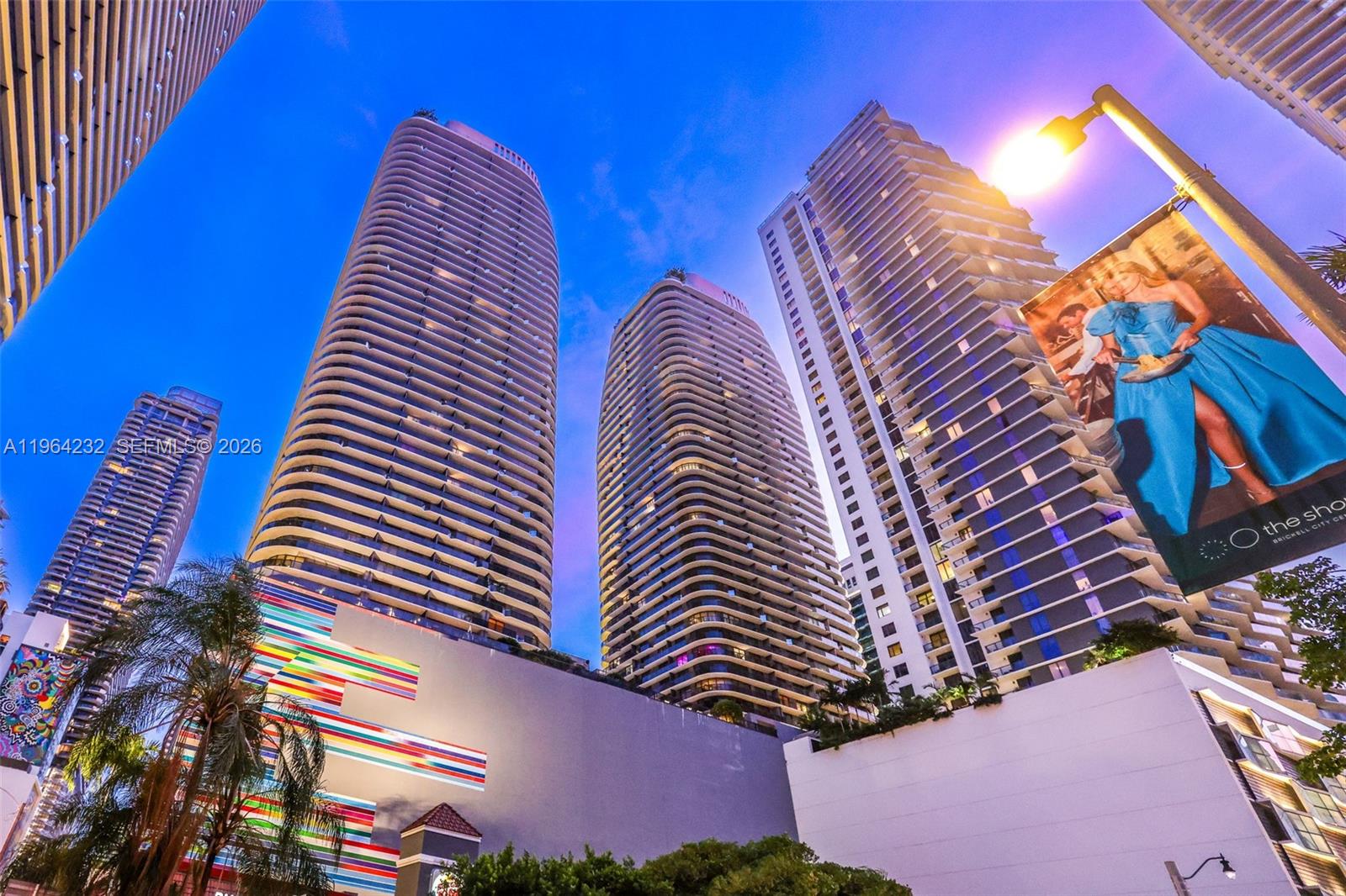 55 SW 9th St #3906, Miami FL 33130