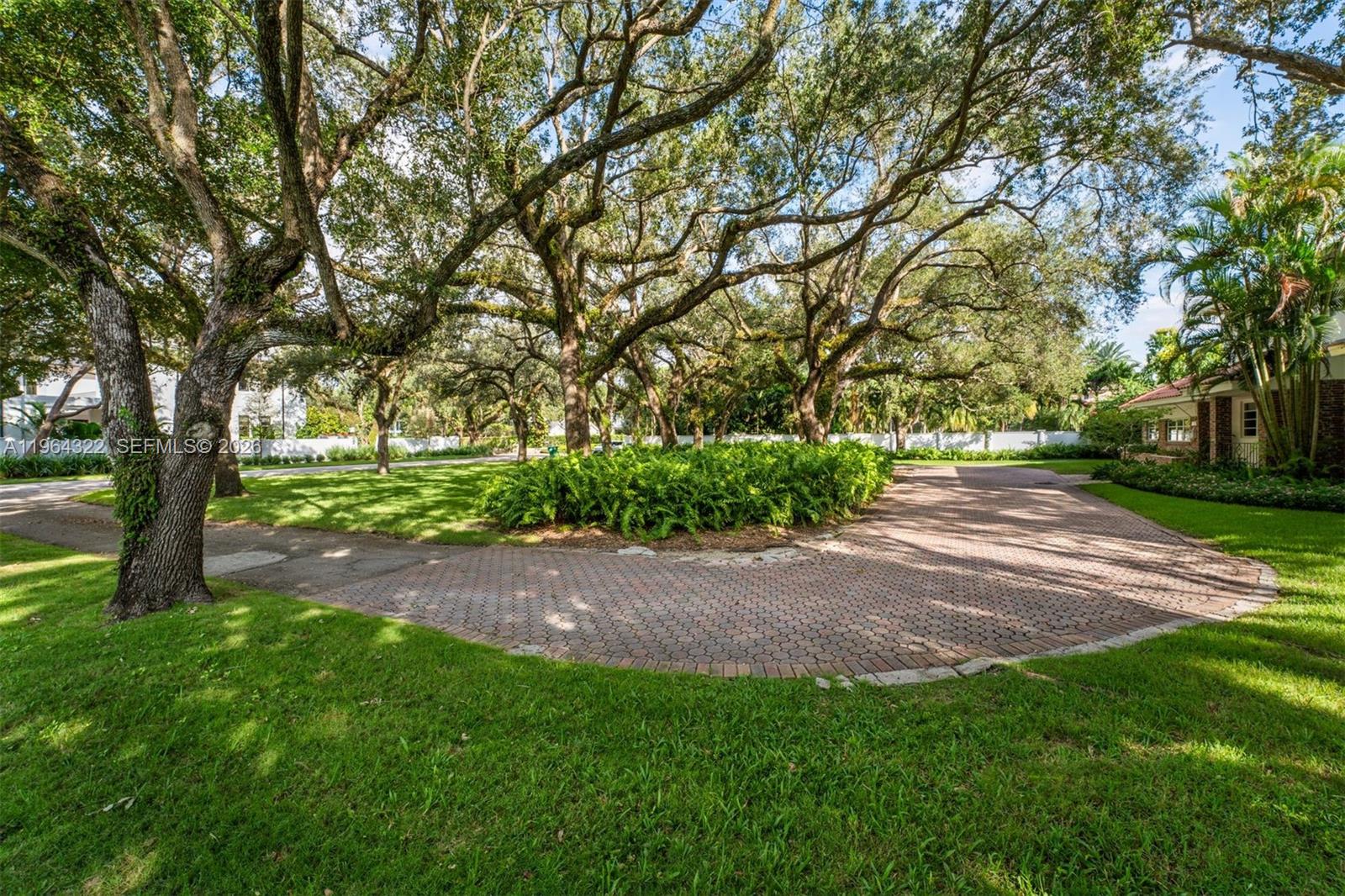7301 Ponce De Leon Rd, Miami FL 33143